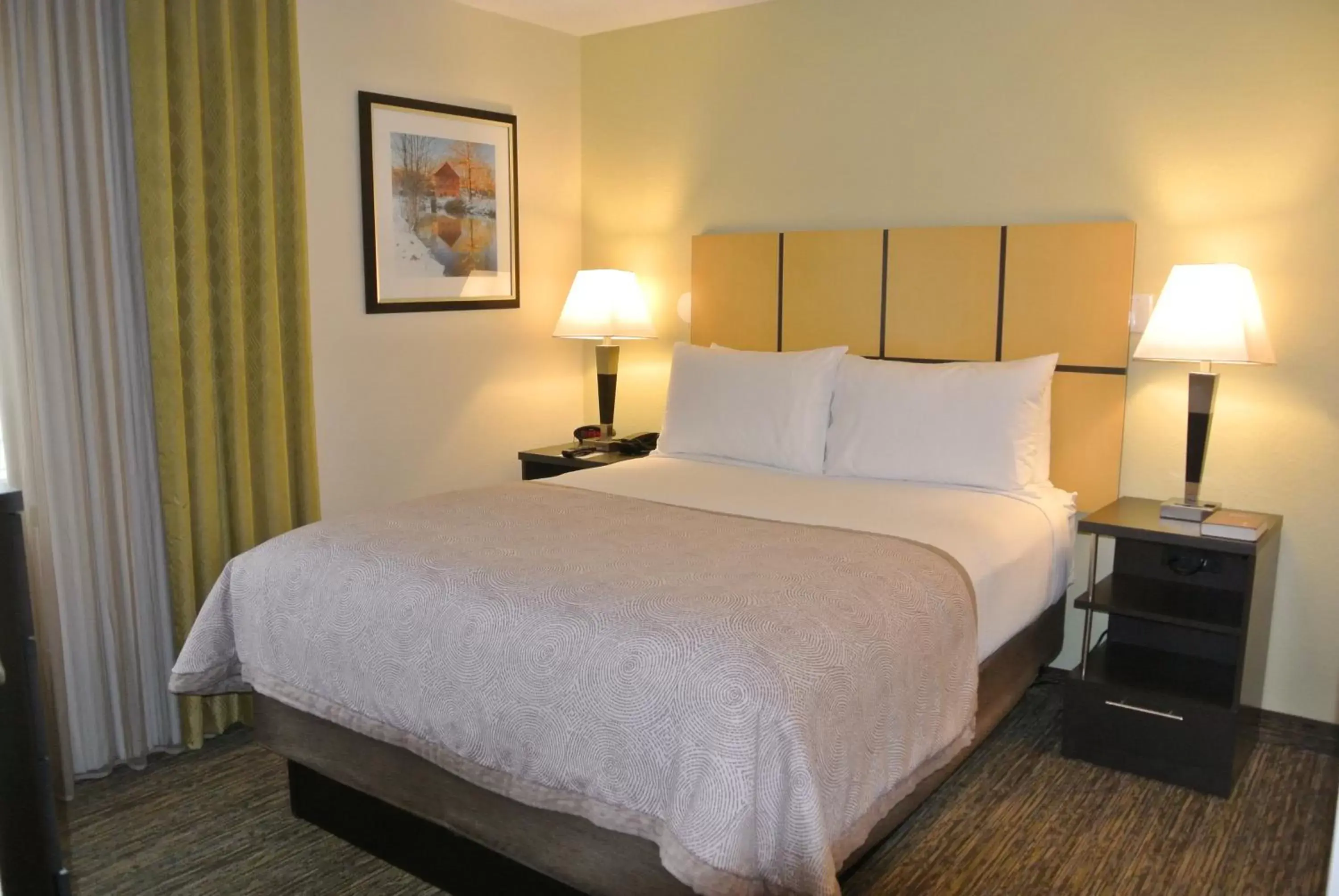 Photo of the whole room, Bed in Candlewood Suites Washington-Fairfax, an IHG Hotel