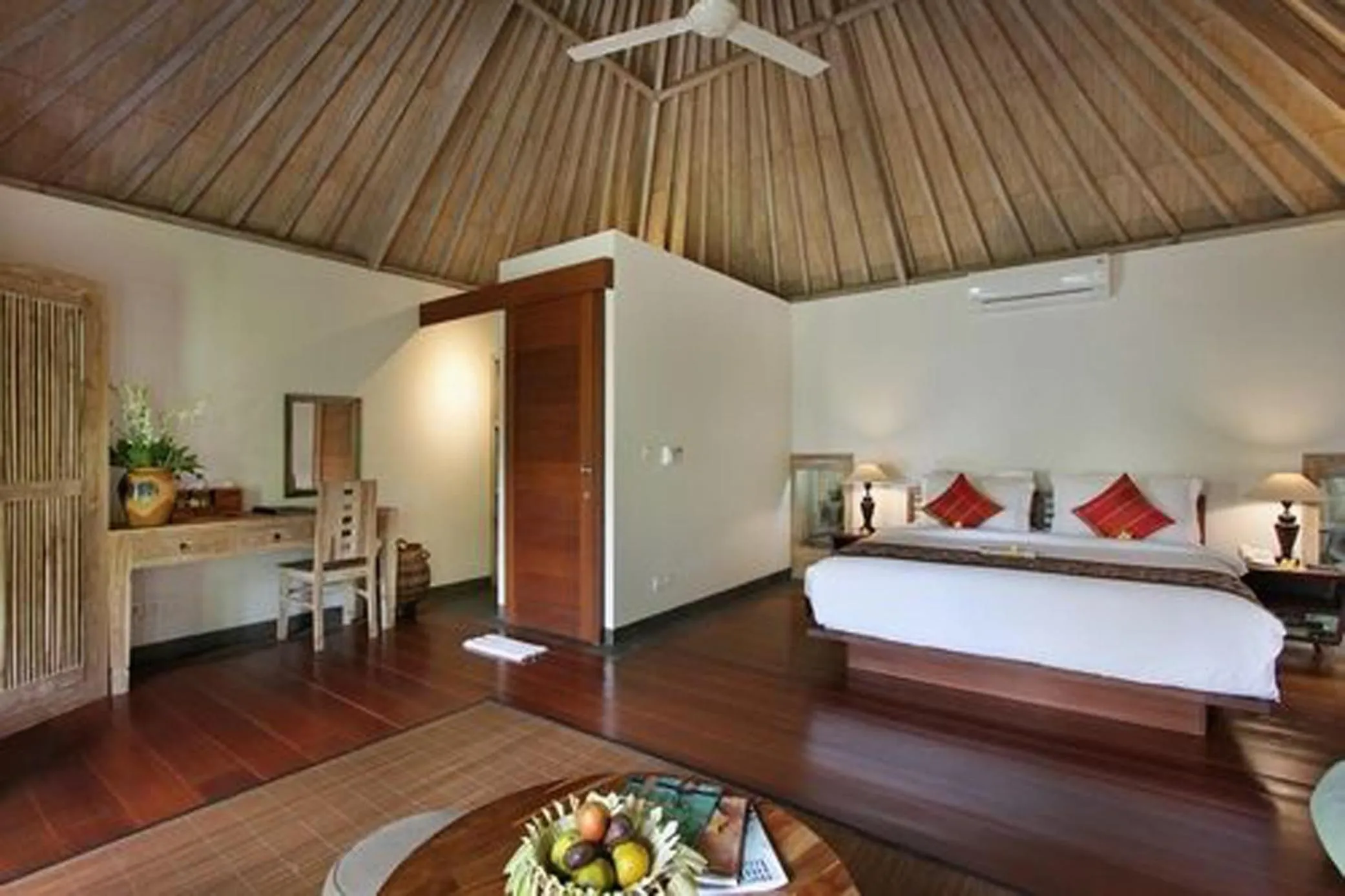 Bed in D'Legon Villas