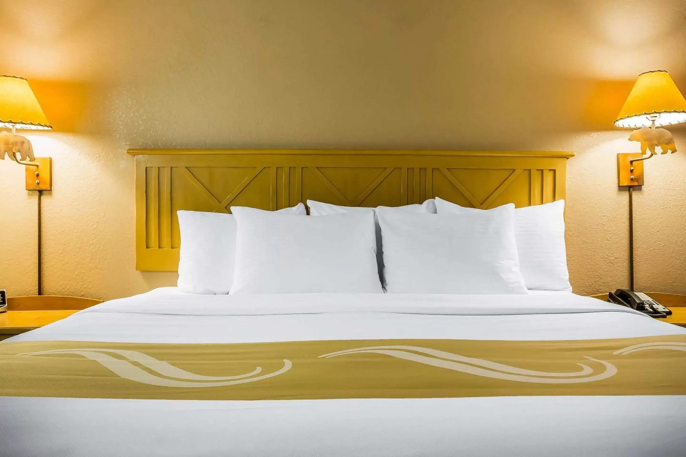 Photo of the whole room, Bed in Quality Inn Pinetop Lakeside Photo of the whole room, Bed in Quality Inn Pinetop Lakeside