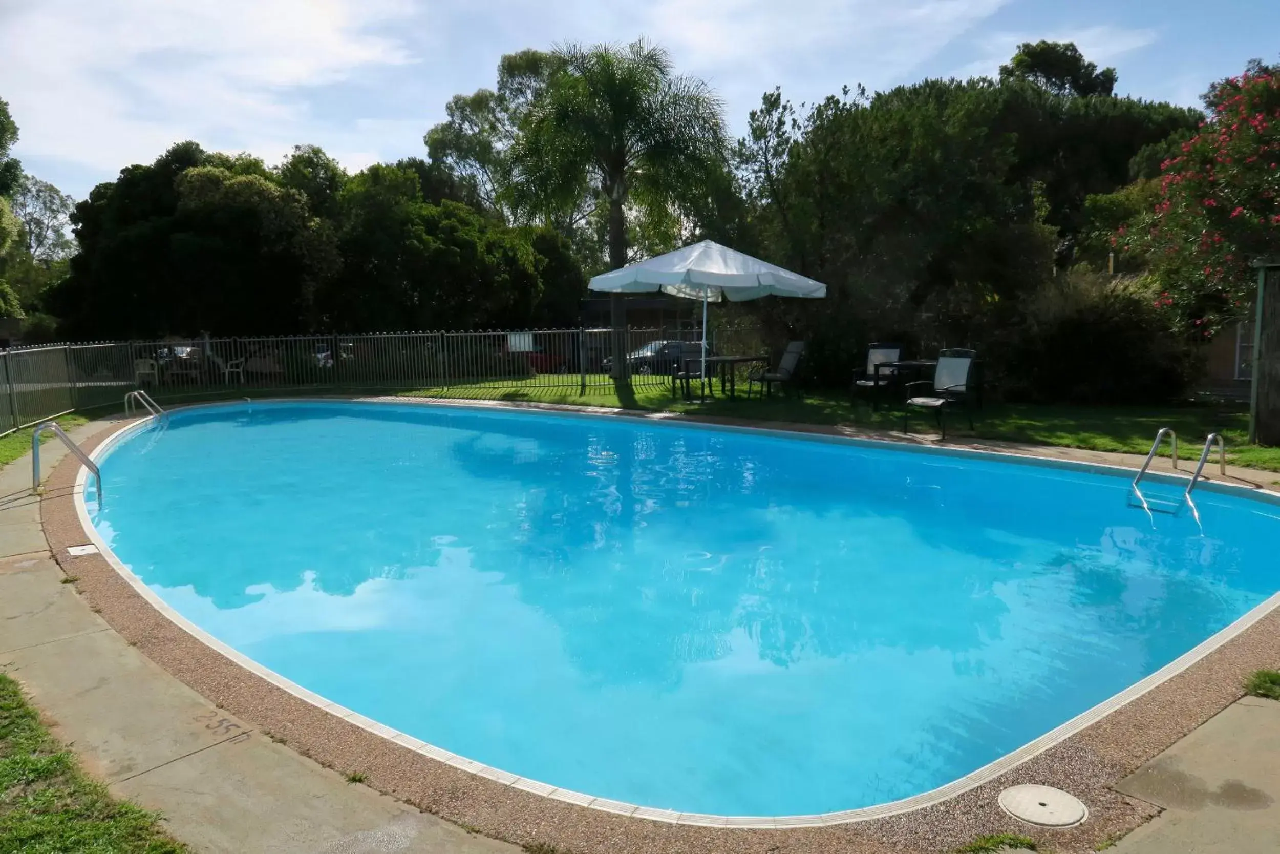 Day, Swimming Pool in Lyndoch Hill