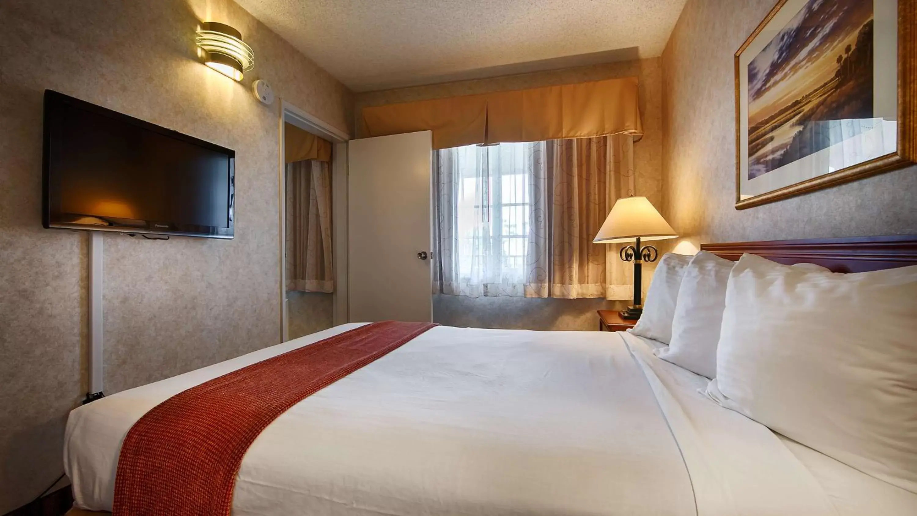 Photo of the whole room, Bed in Best Western Orange Plaza