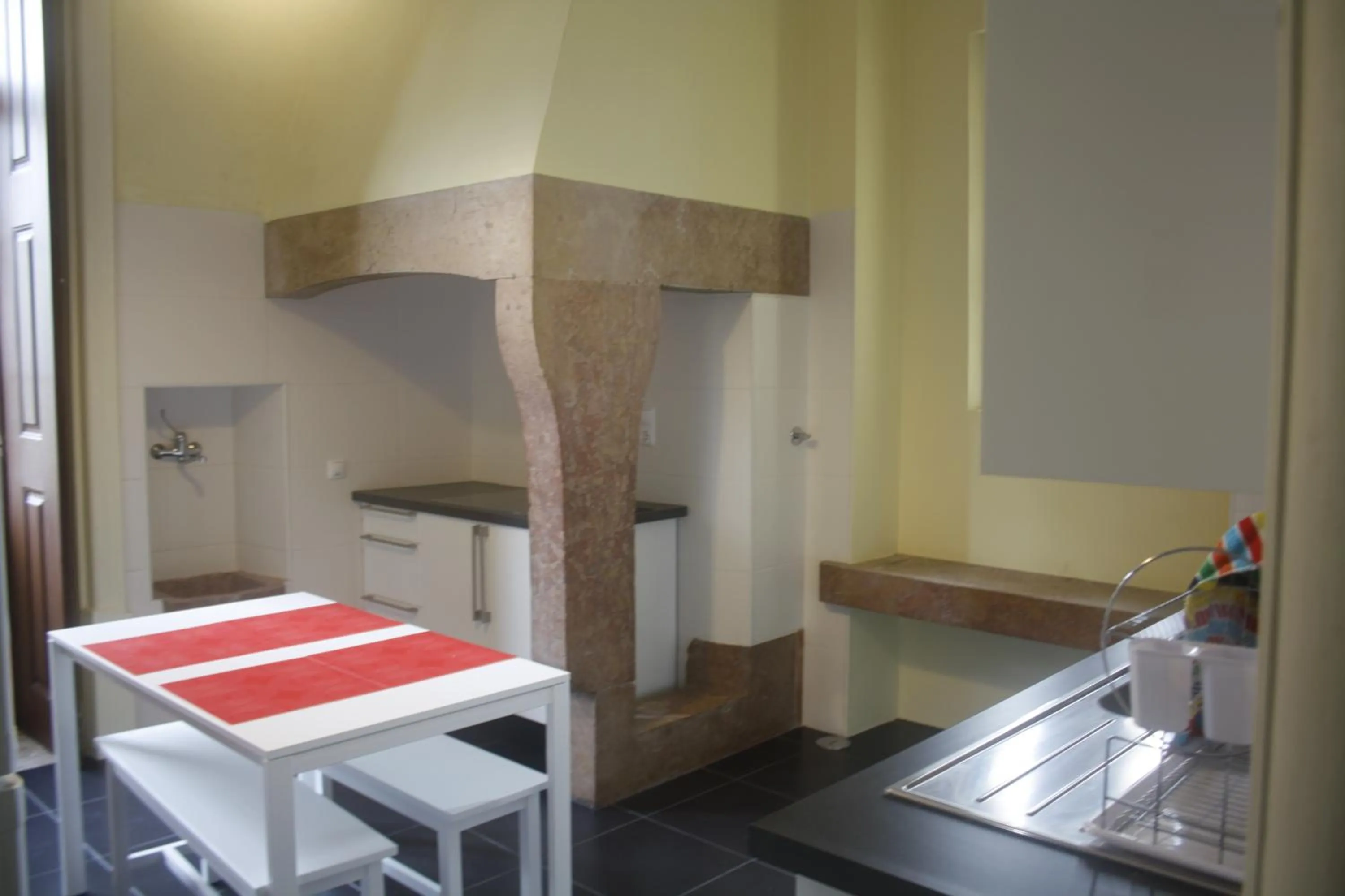 Communal kitchen in Hostel 402