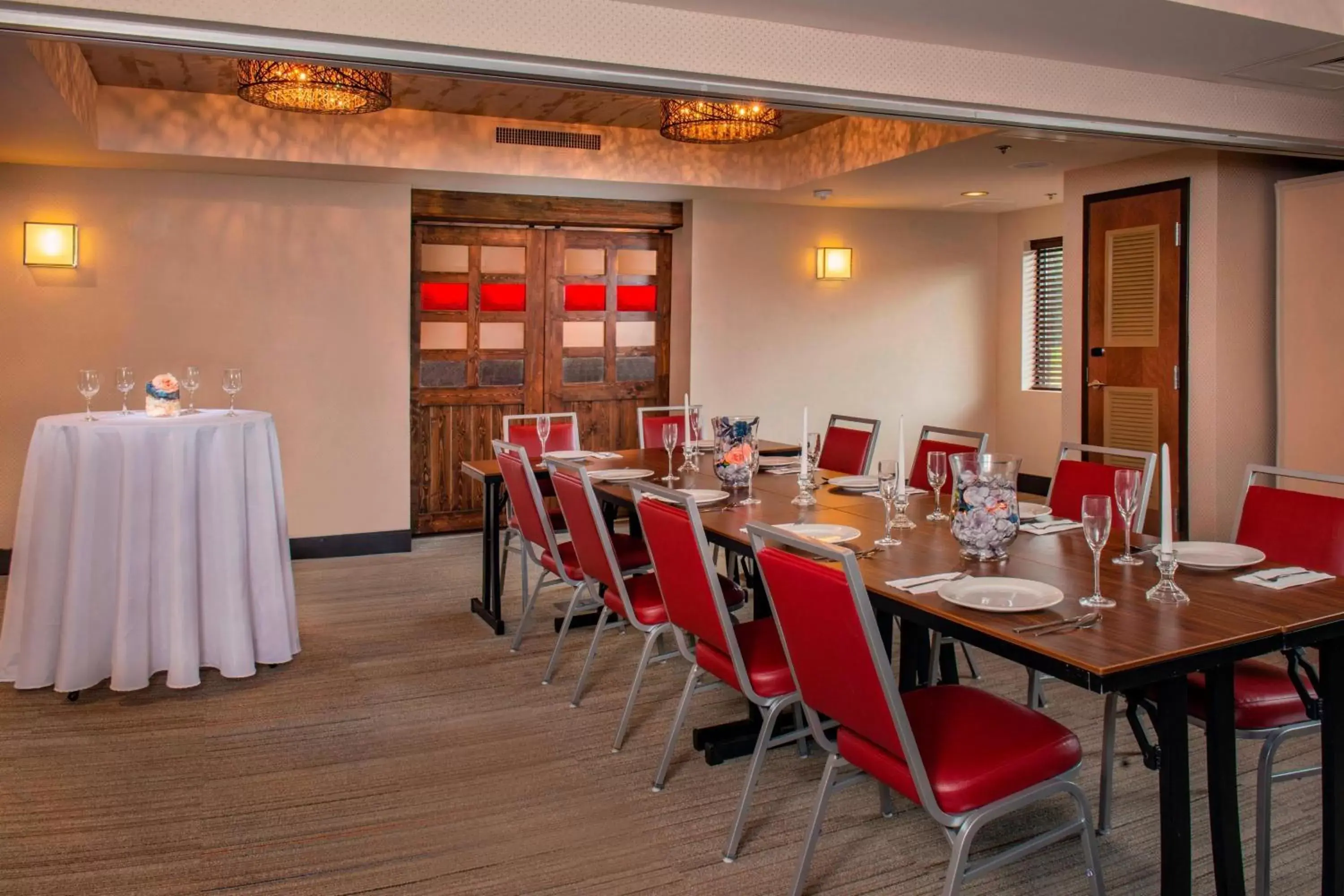 Meeting/conference room, Restaurant/Places to Eat in Four Points by Sheraton Newark Christiana Wilmington
