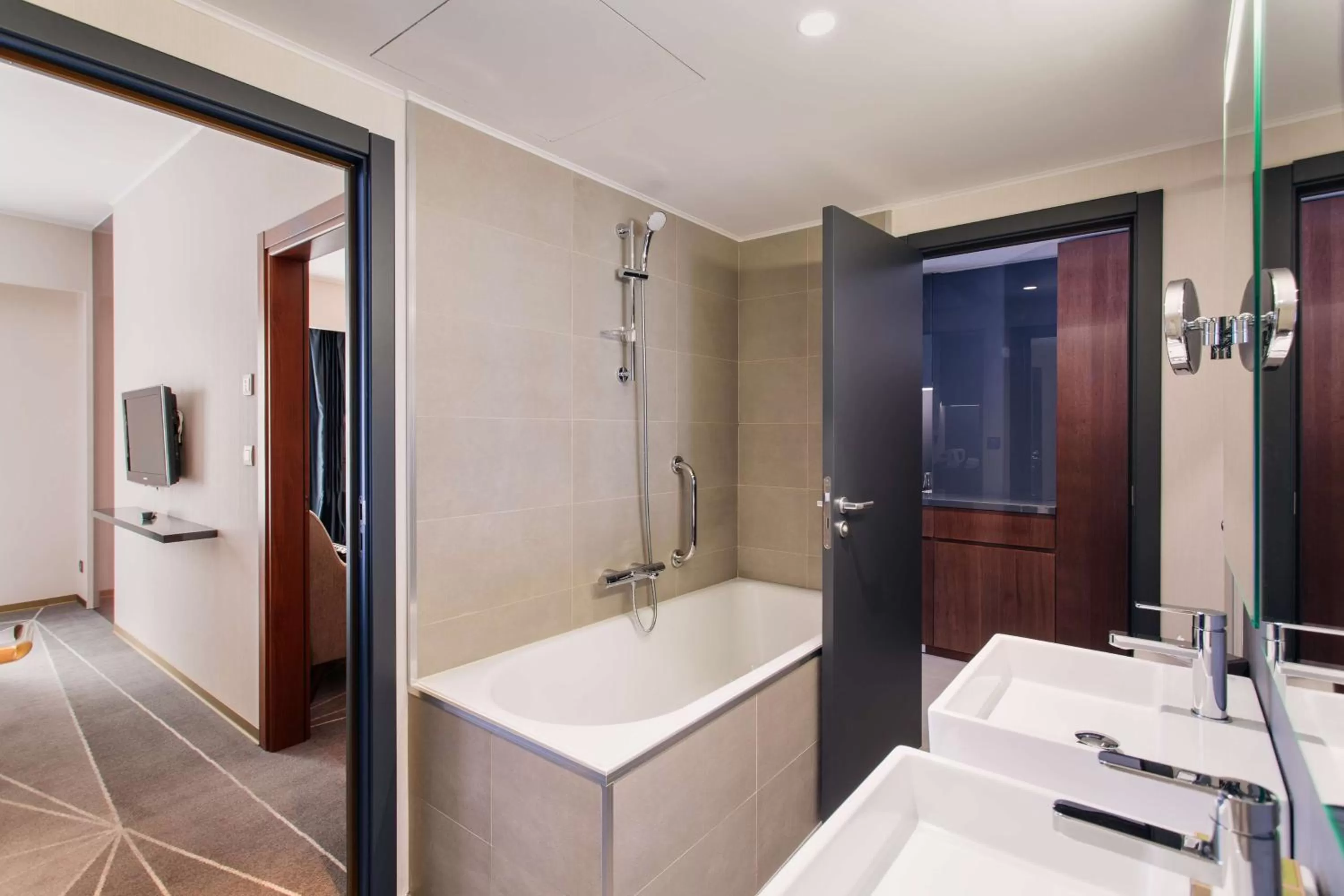 Bathroom in DoubleTree by Hilton Hotel Cluj - City Plaza