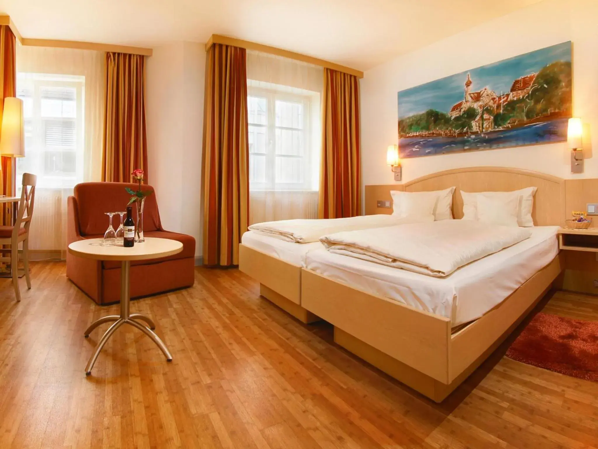 Photo of the whole room, Bed in Hotel zum Ochsen