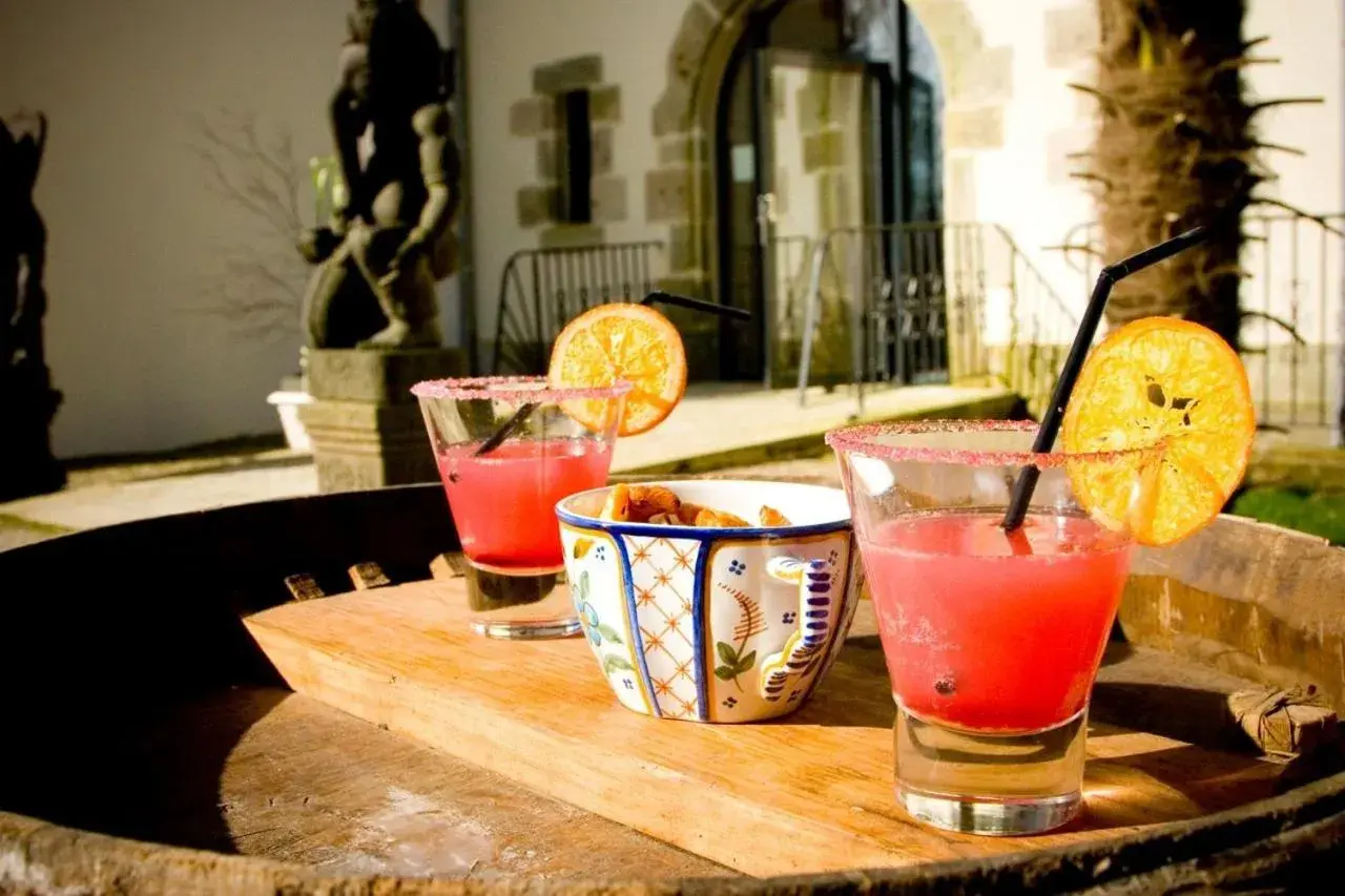 Balcony/Terrace, Drinks in Manoir des Indes, The Originals Relais (Relais du Silence)