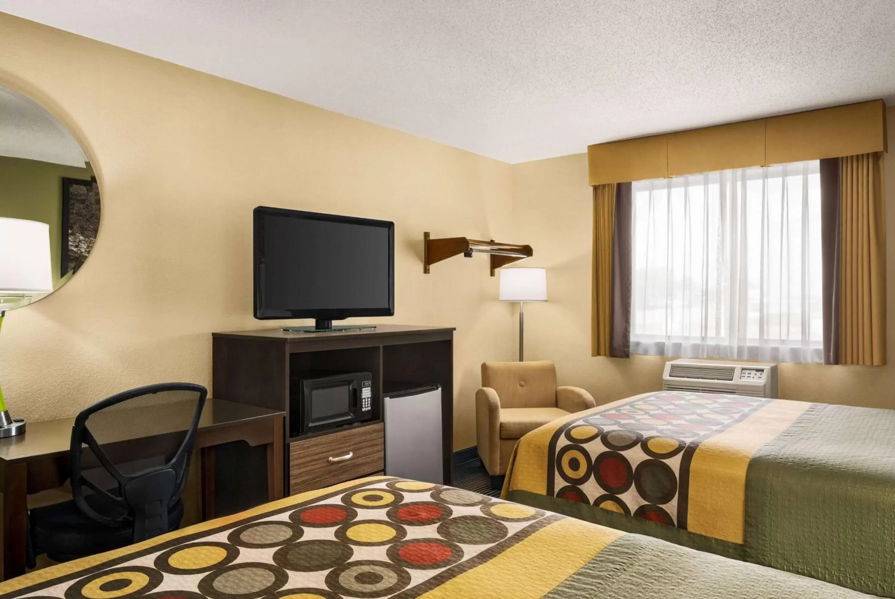 Bed, TV/Entertainment Center in Super 8 by Wyndham Maysville KY