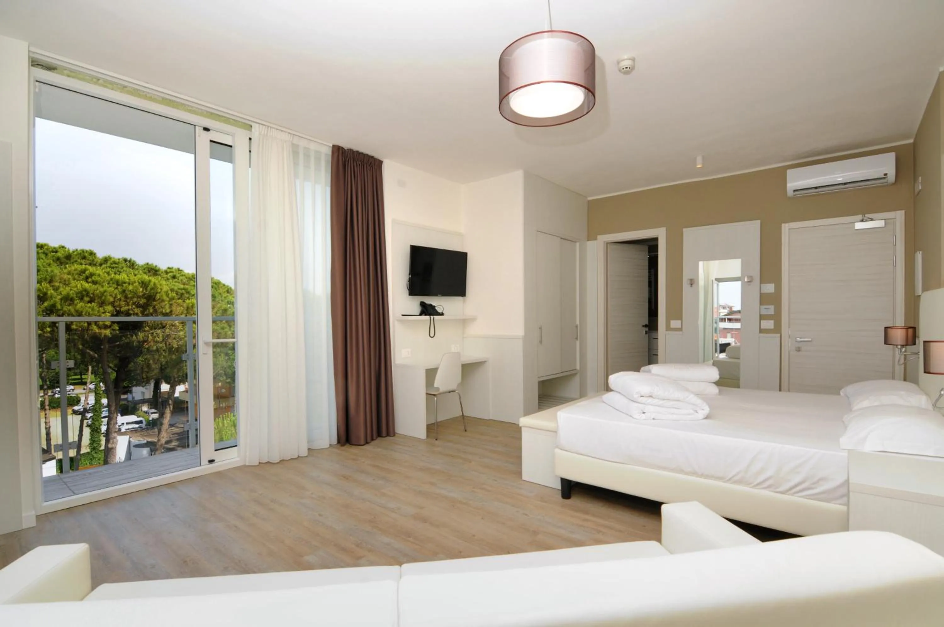 Photo of the whole room in Marina Palace Hotel 4 stelle S