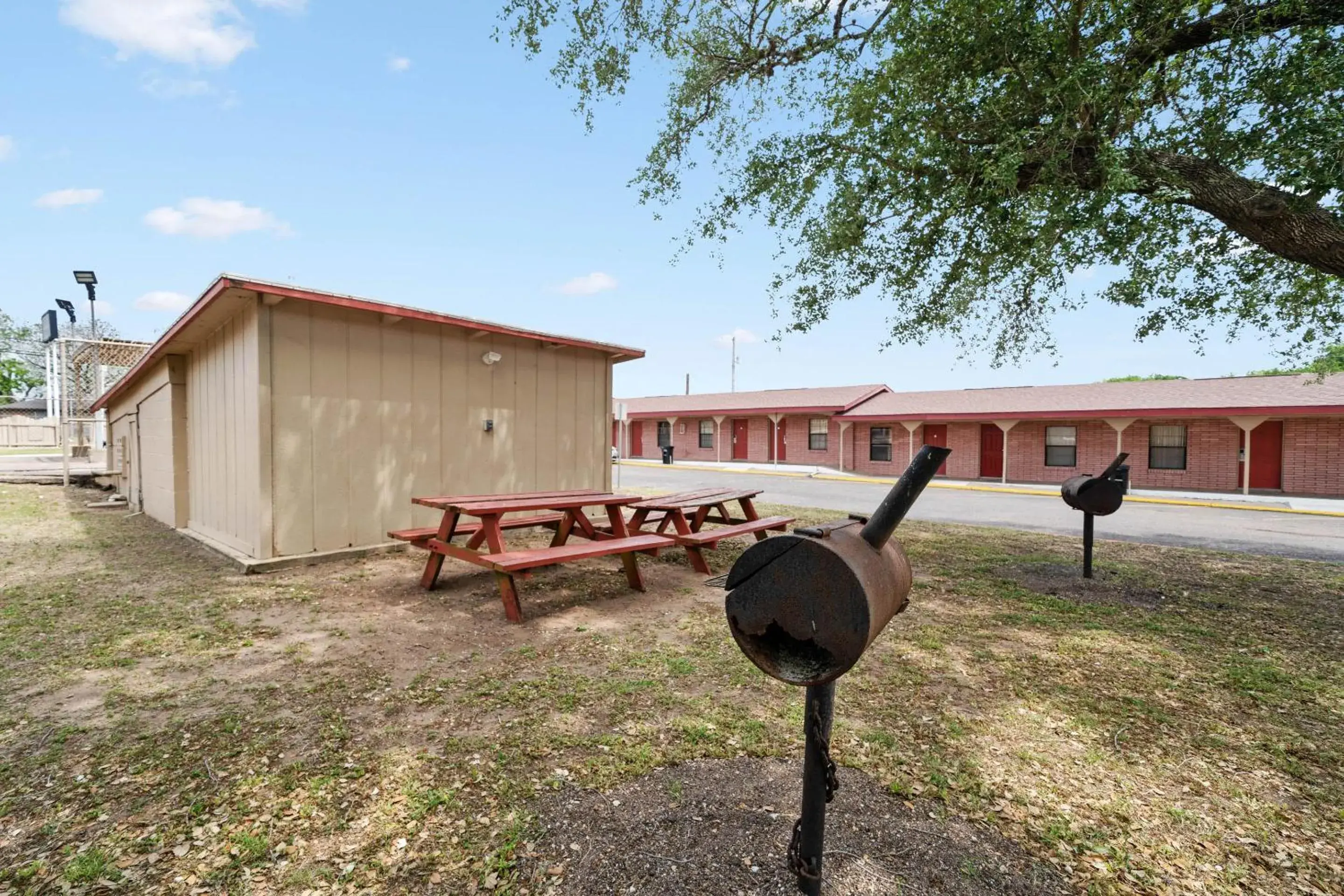 Facade/entrance in OYO Hotel Beeville - US 181