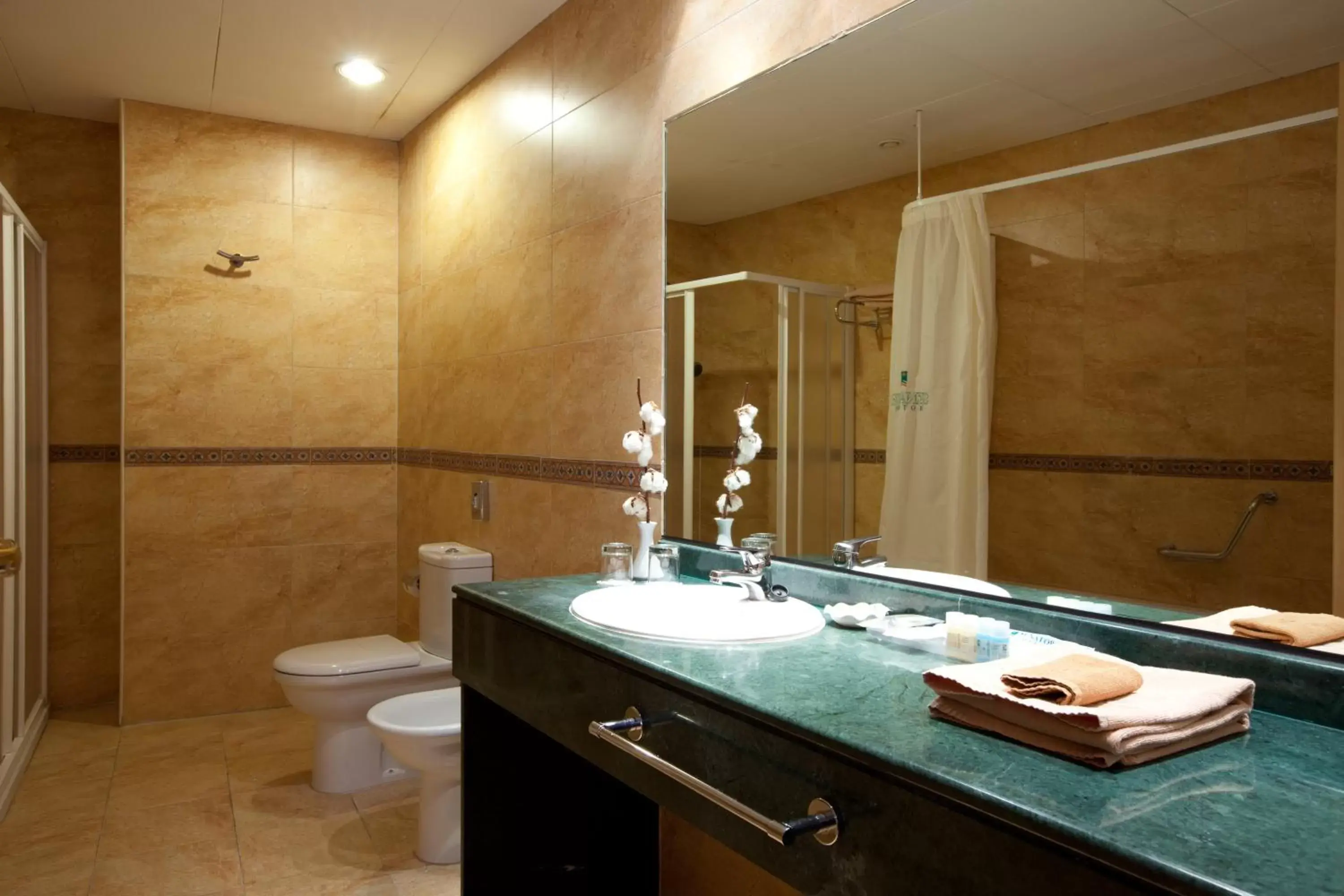 Bathroom in Senator Cádiz Spa Hotel