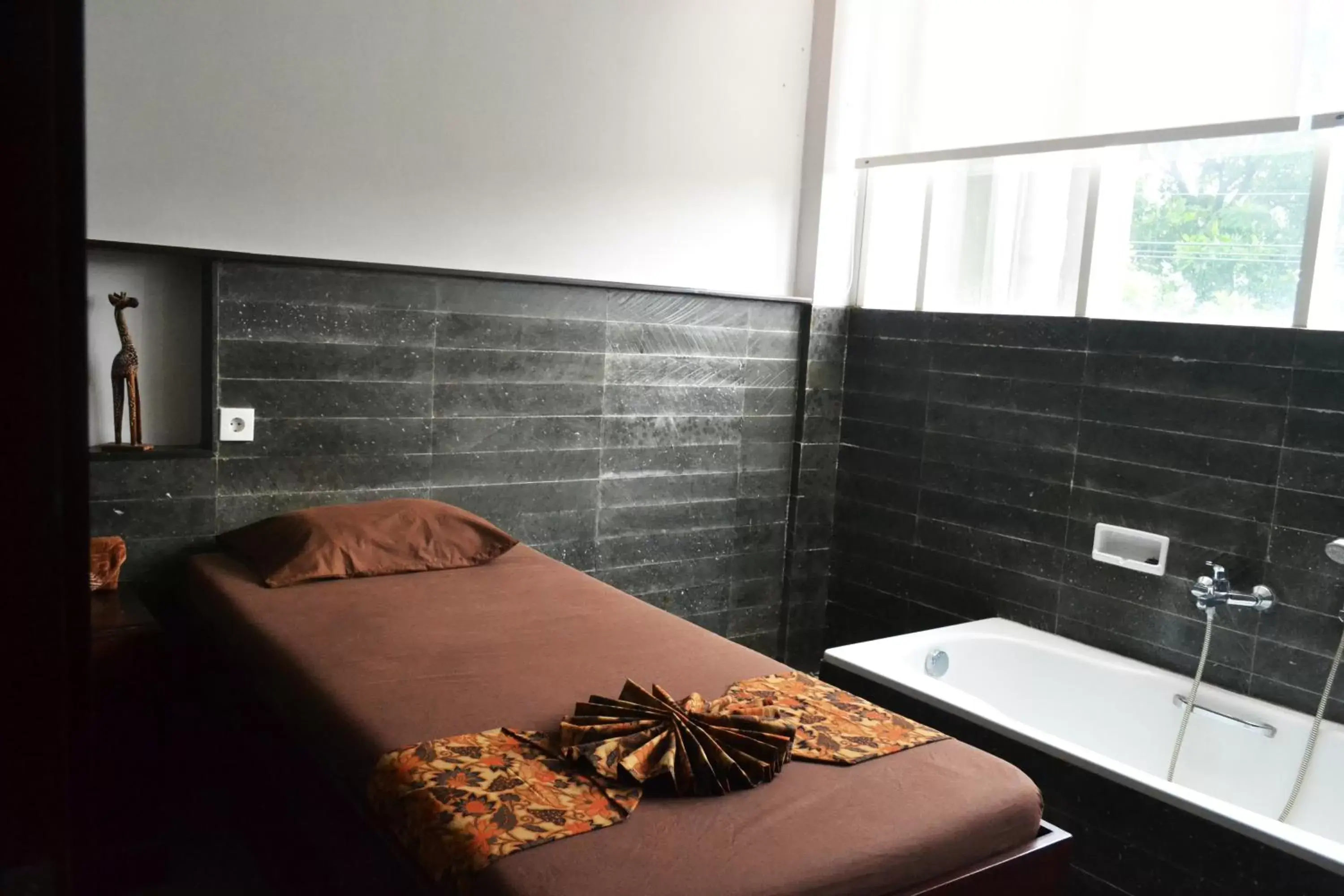 Spa and wellness centre/facilities, Bed in Grand Cakra Hotel Malang Spa and wellness centre/facilities, Bed in Grand Cakra Hotel Malang