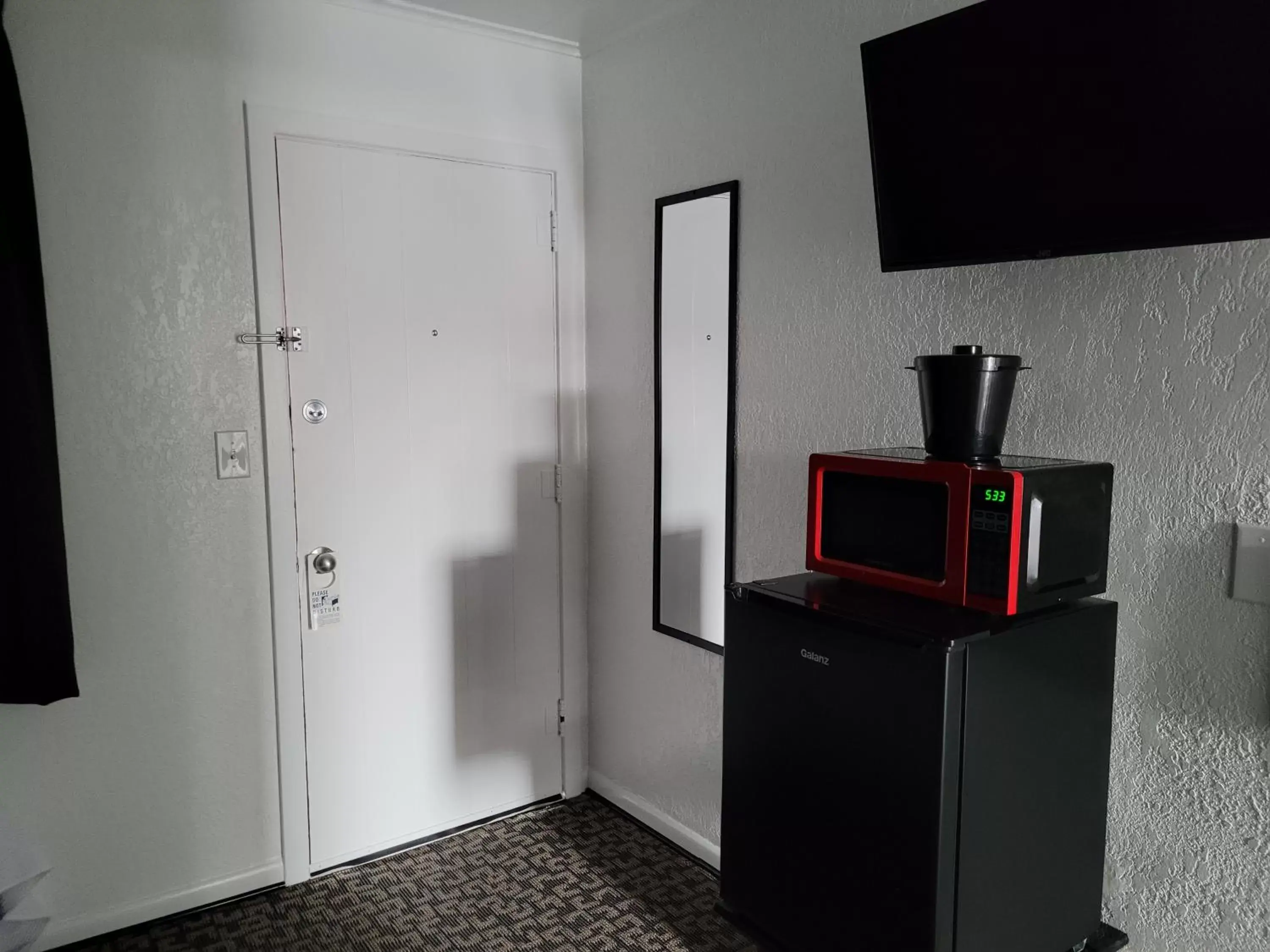 Family Room in Rocket Motel Family Room in Rocket Motel