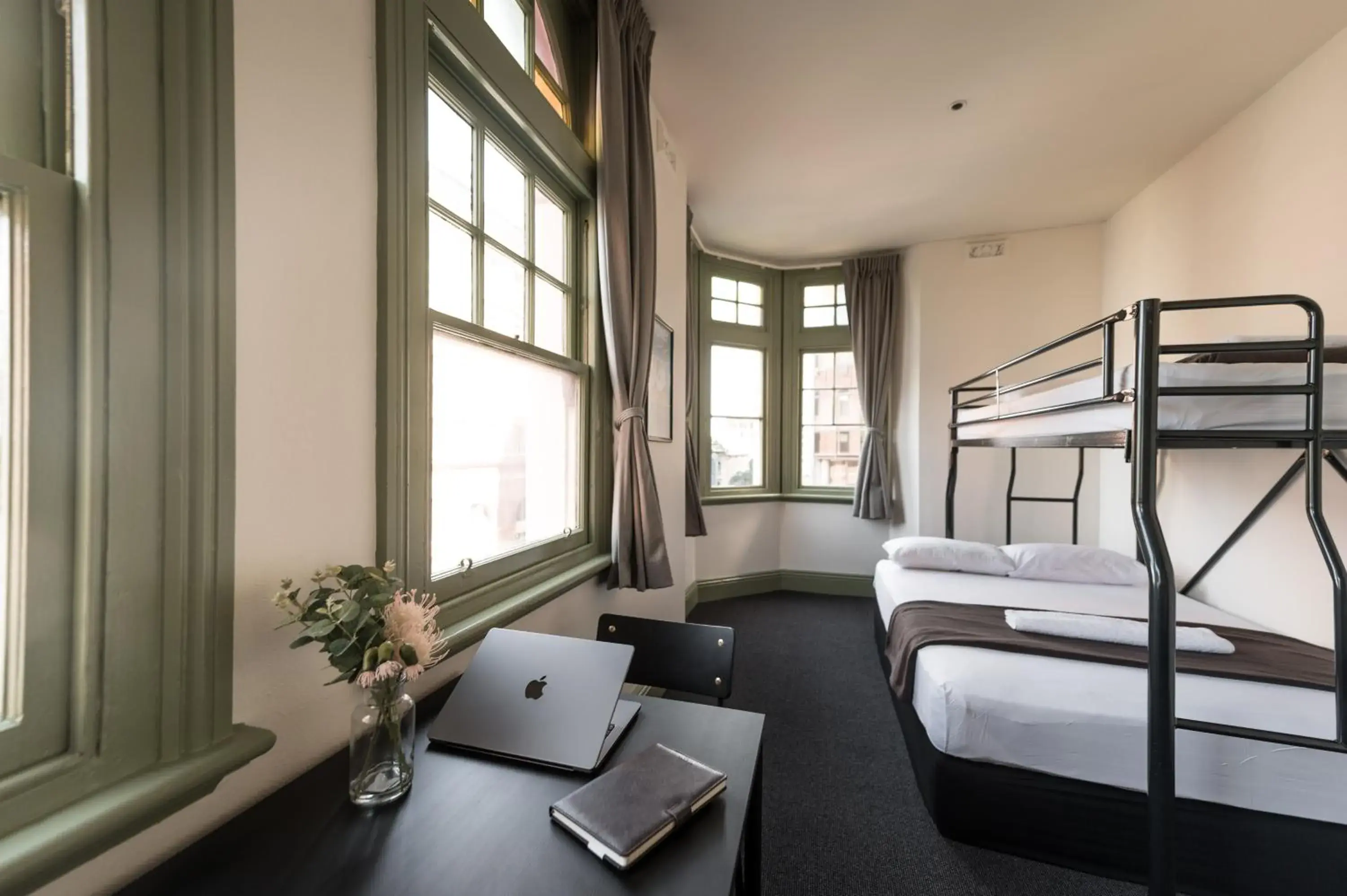 Bed in Sydney Central Inn Bed in Sydney Central Inn