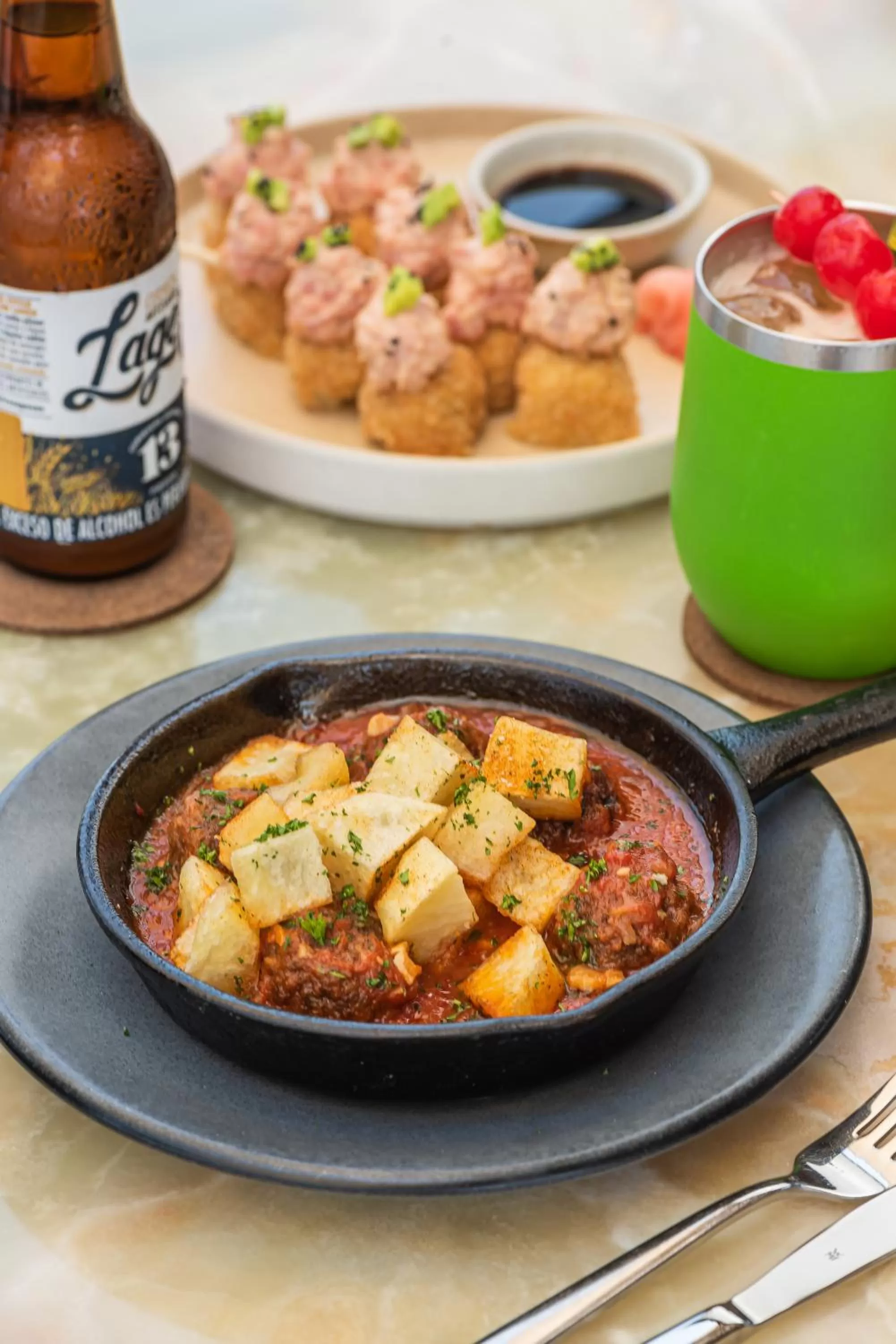 Food and drinks in Townhouse Boutique Hotel