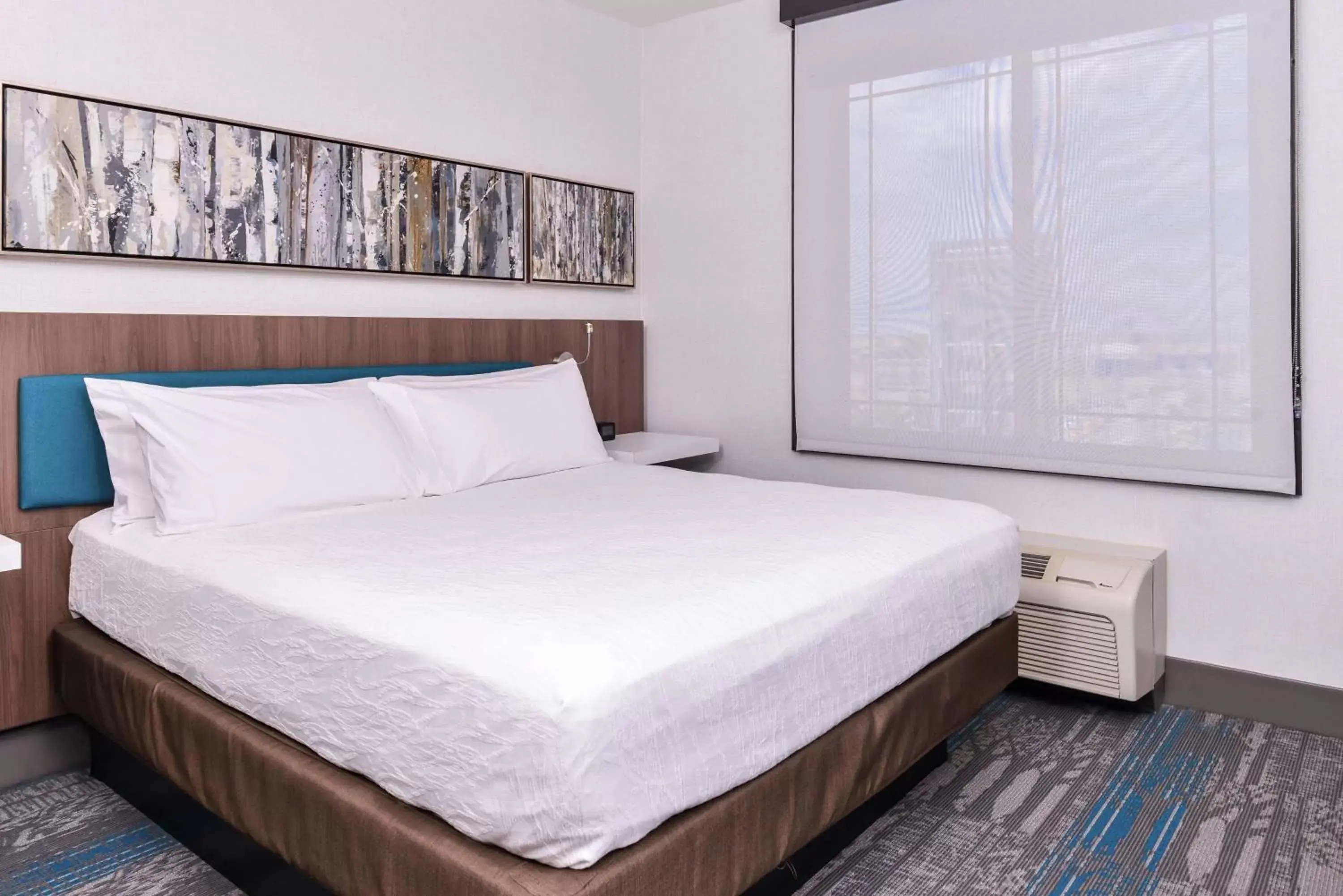 View (from property/room), Bed in Hilton Garden Inn Salt Lake City Downtown View (from property/room), Bed in Hilton Garden Inn Salt Lake City Downtown