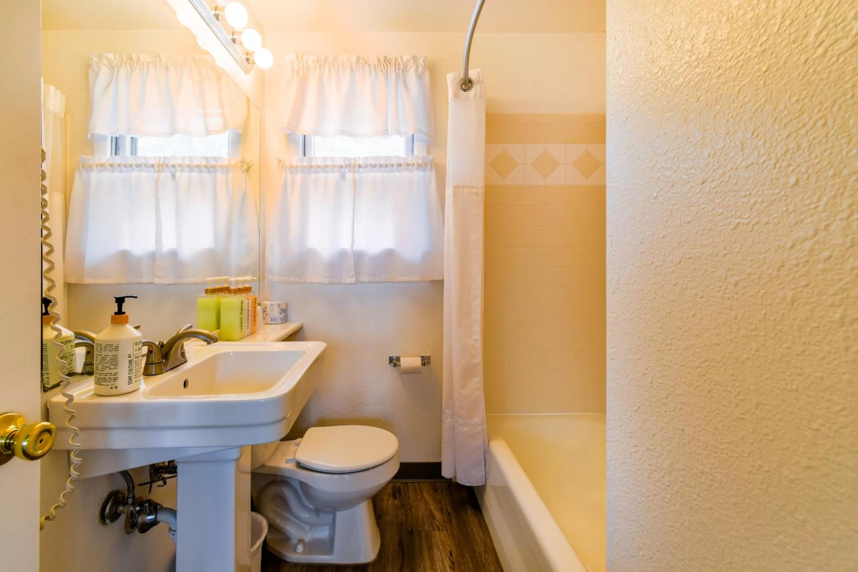 Bathroom in Dew Duck Inn