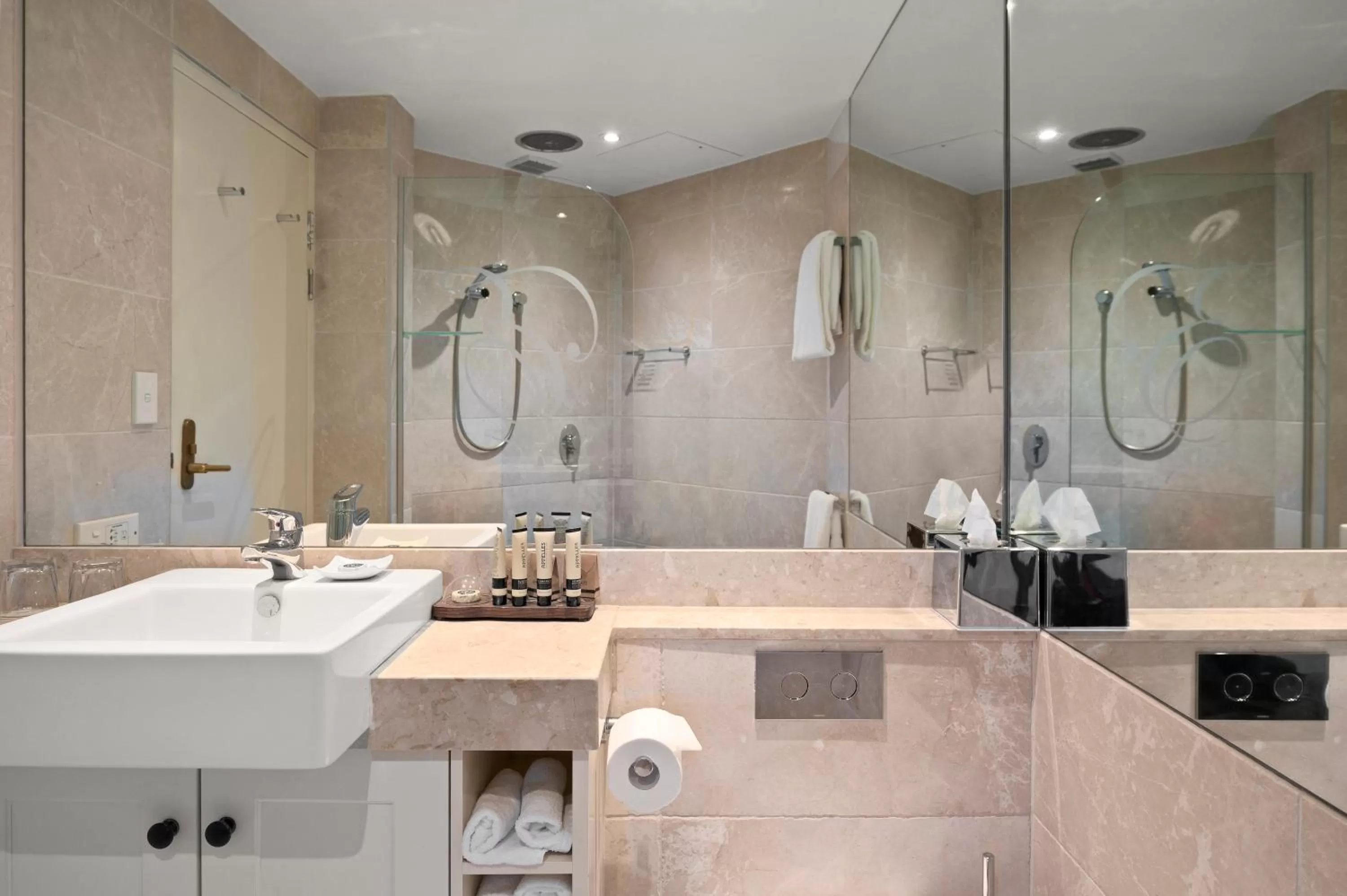 Bathroom in Echoes Boutique Hotel & Restaurant Blue Mountains