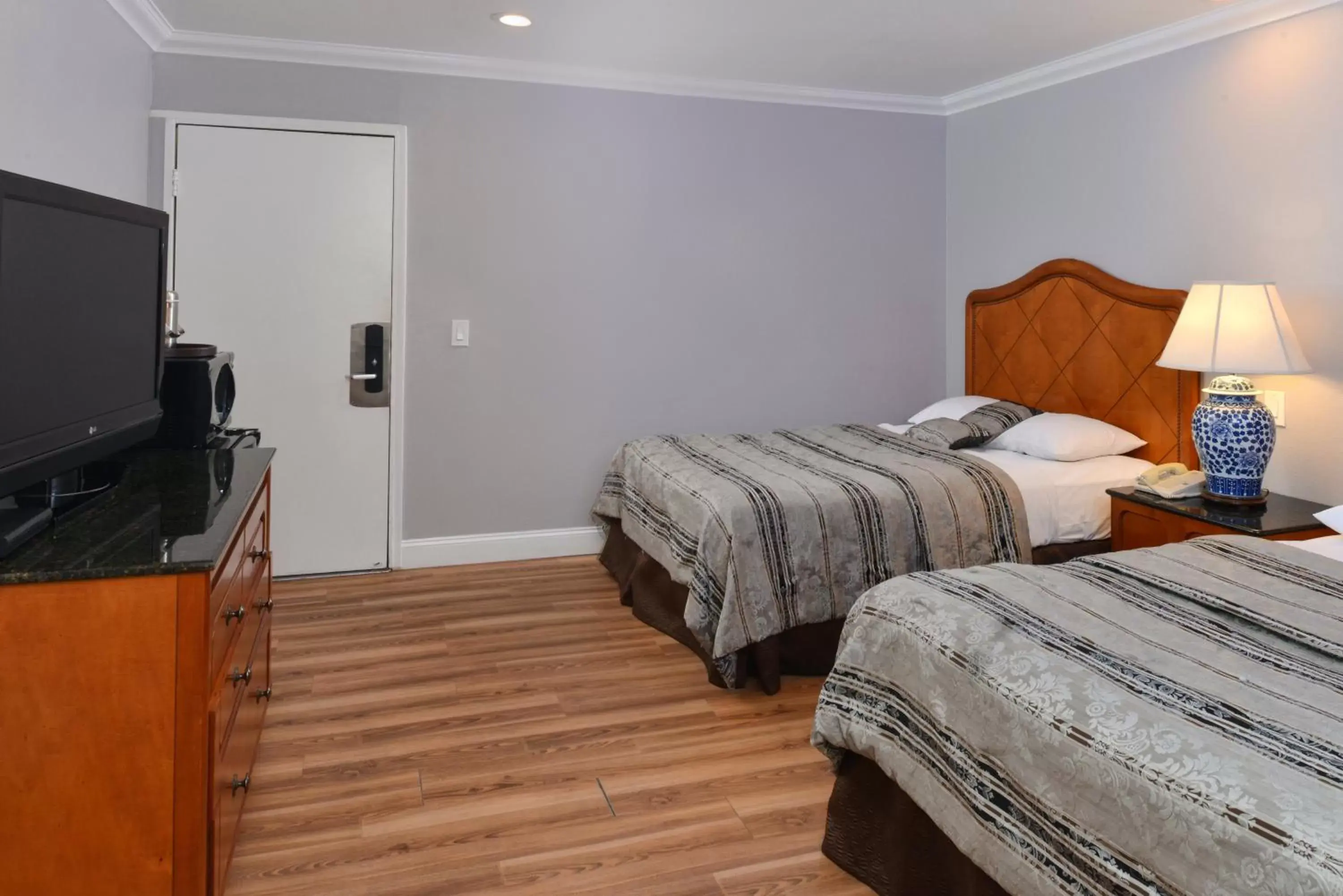 Bedroom, Room Photo in Highlander Motel