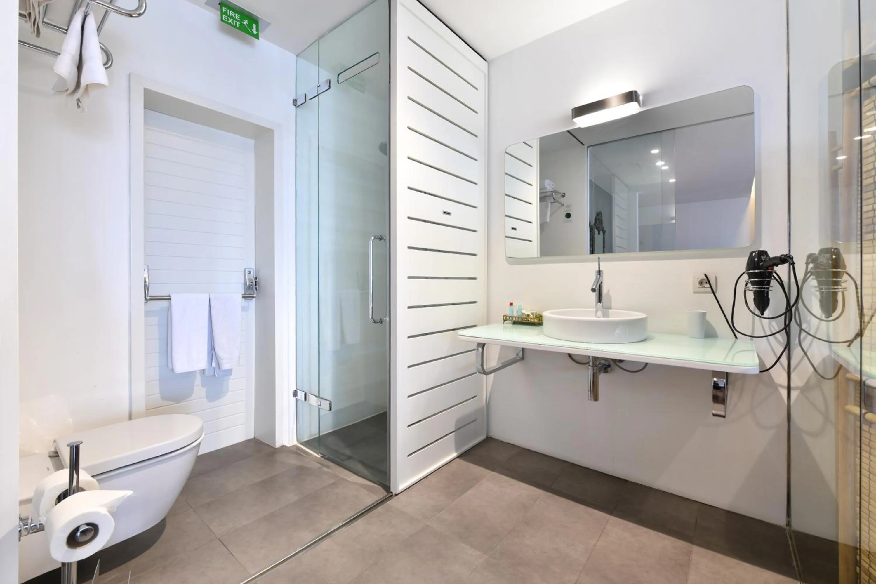 Bathroom in Ansen Hotel and Suites