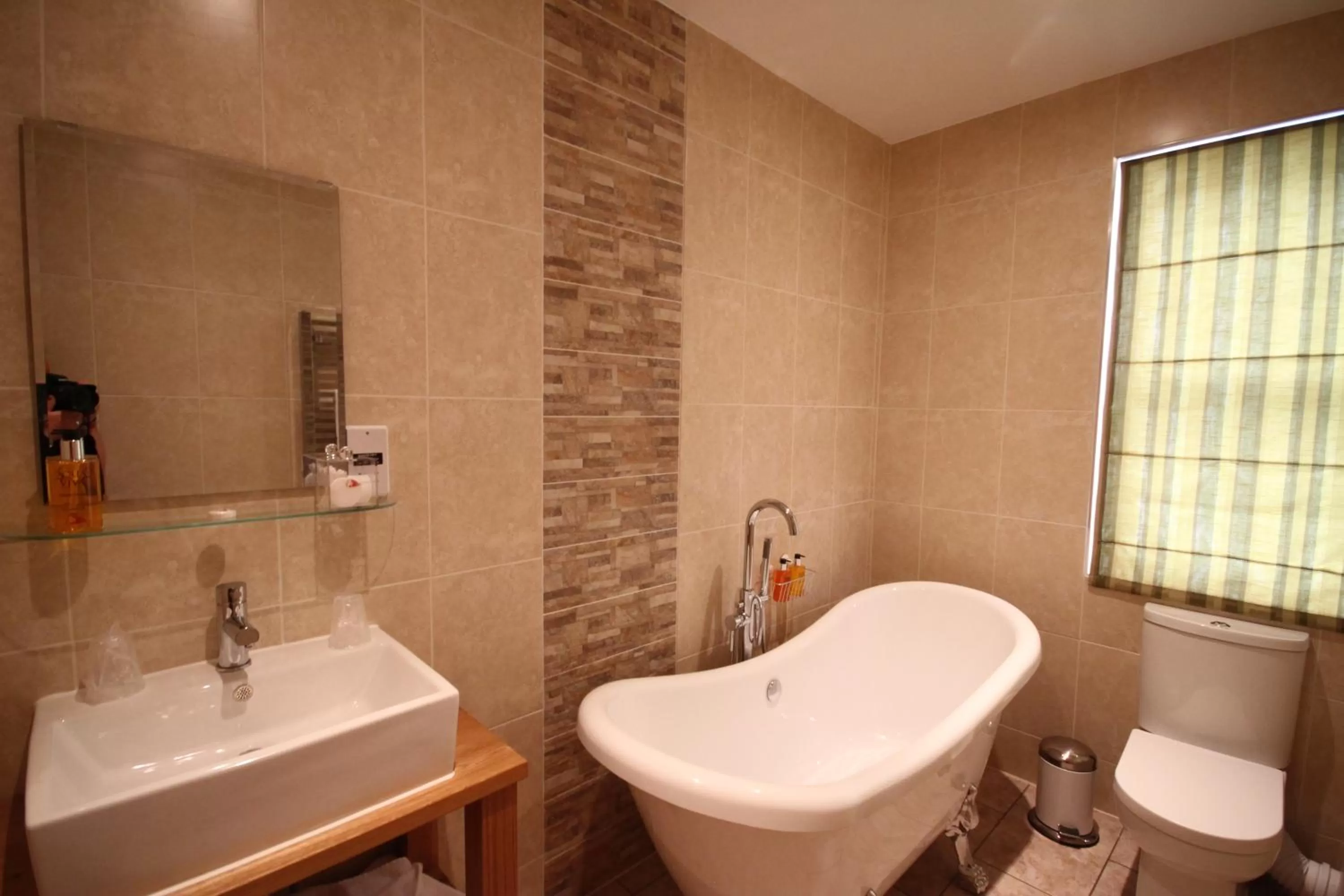 Bathroom in The Lion Hotel