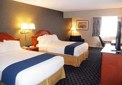 Standard Double Room with Two Double Beds in Quality Inn and Suites St Charles -West Chicago Standard Double Room with Two Double Beds in Quality Inn and Suites St Charles -West Chicago