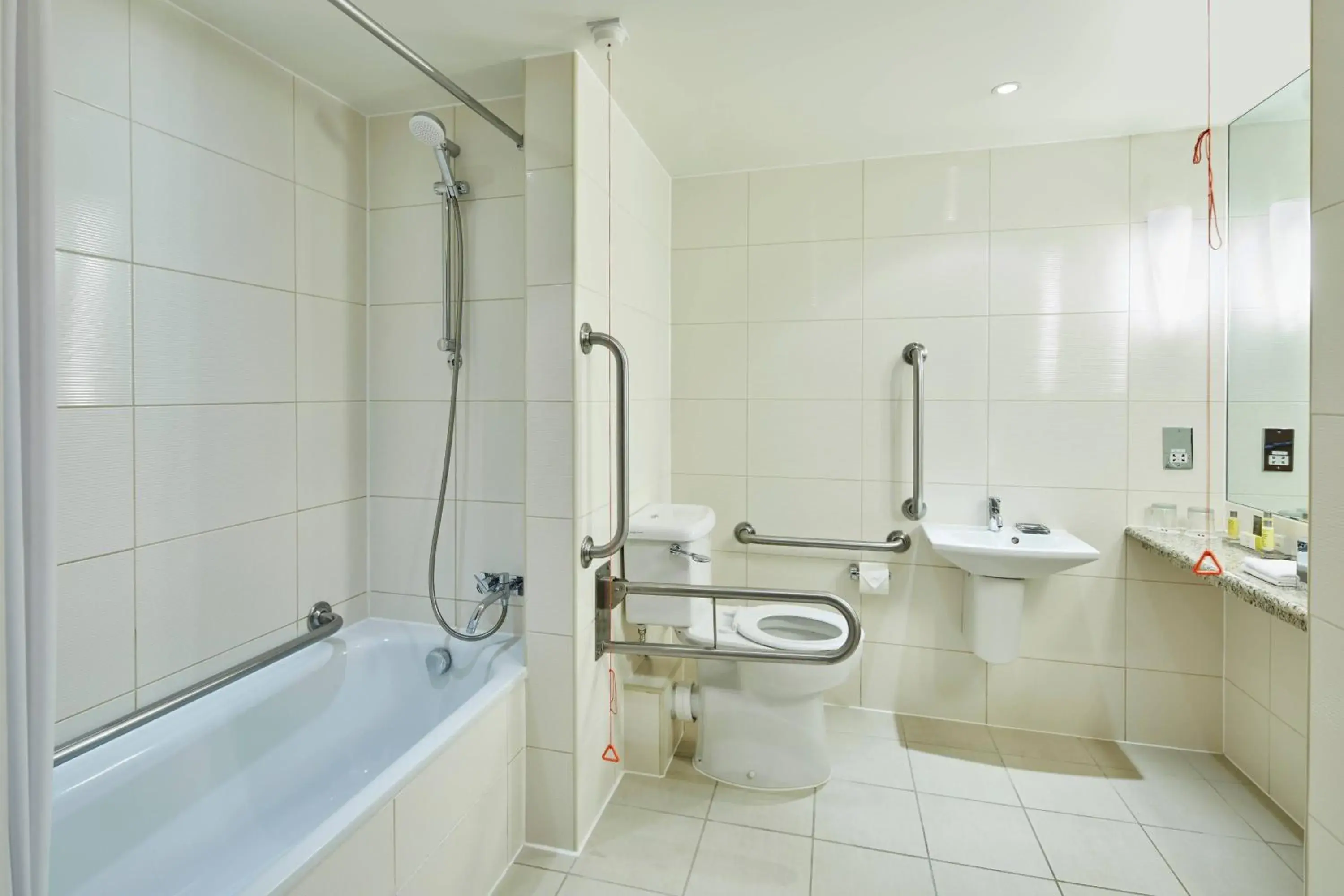Bathroom in London Marriott Hotel Canary Wharf