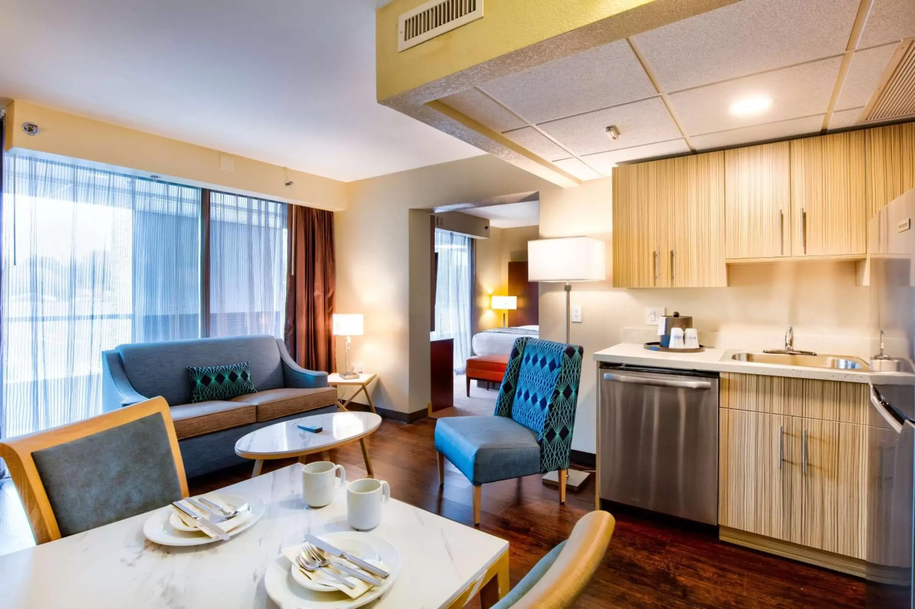 Kitchen or kitchenette, Kitchen/Kitchenette in Radisson Hotel Southfield-Detroit