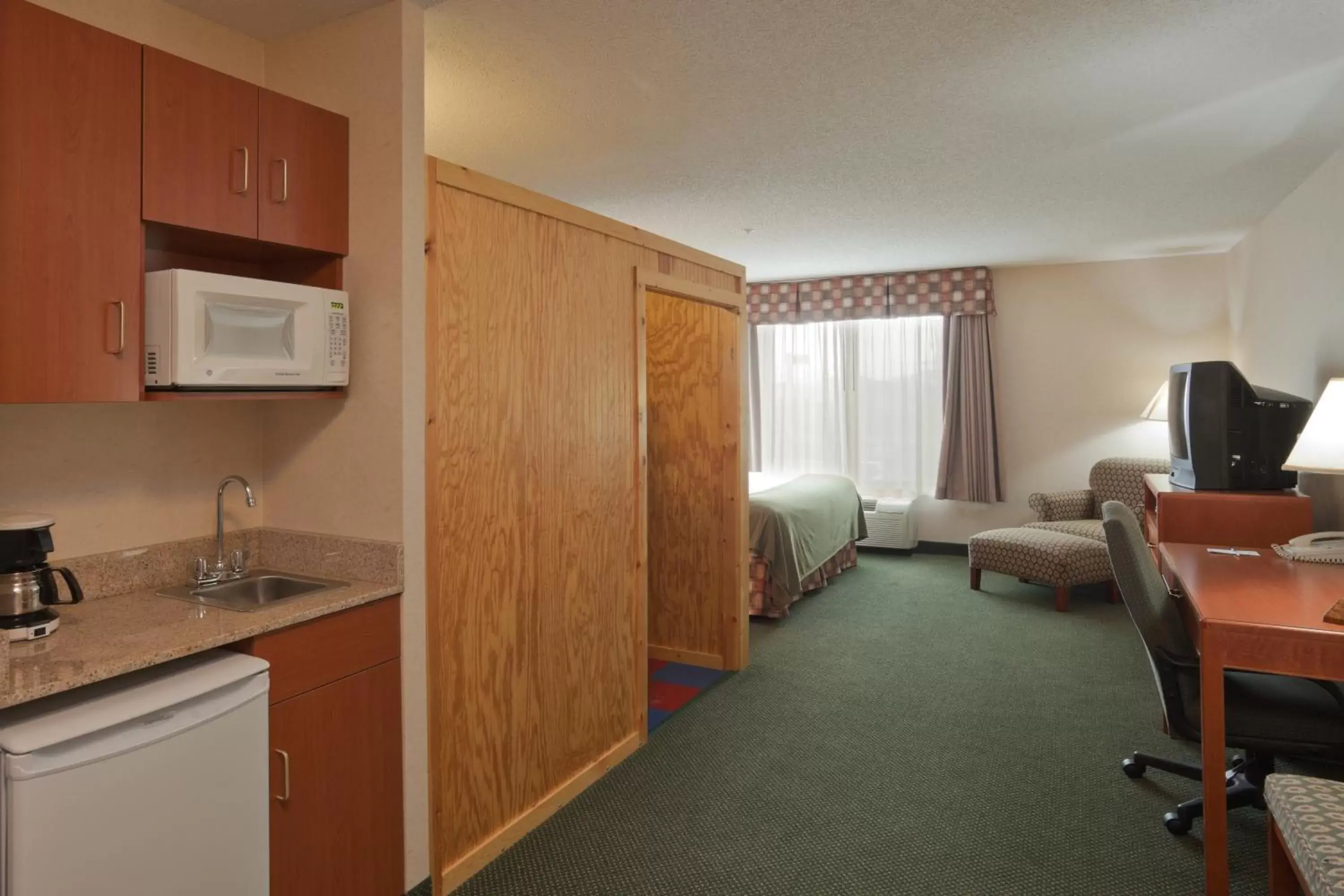 Photo of the whole room in Holiday Inn Express Hotel & Suites Bryan-Montpelier, an IHG Hotel