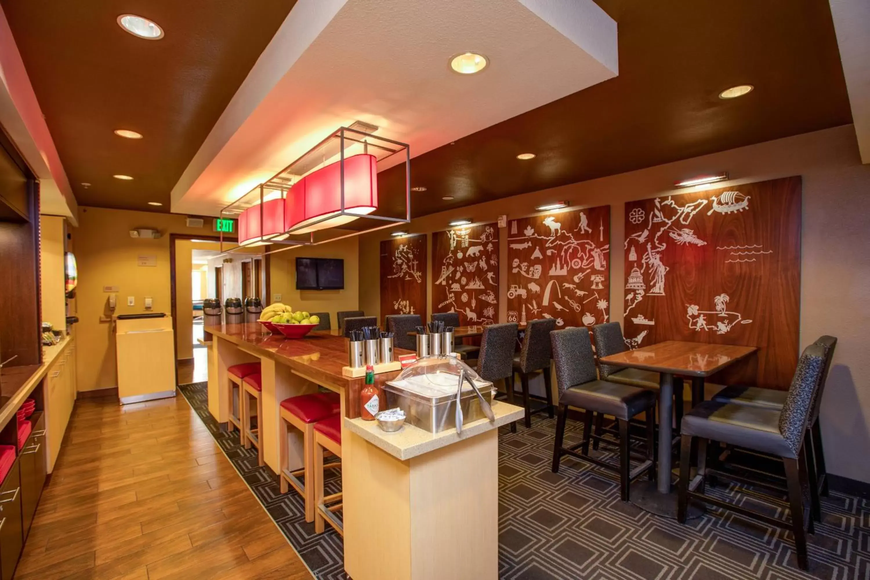 Breakfast, Restaurant/Places to Eat in TownePlace Suites Colorado Springs