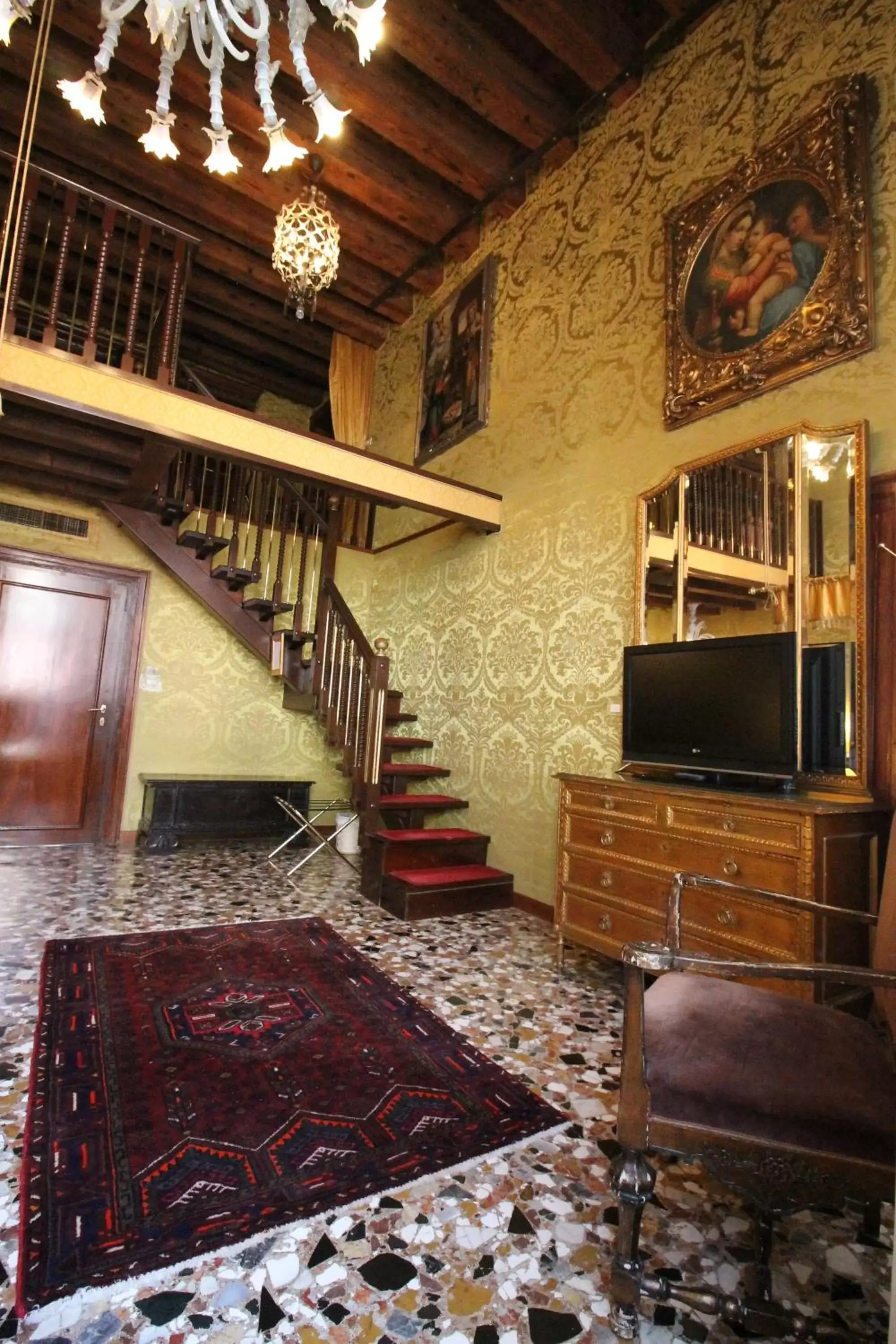 Photo of the whole room, TV/Entertainment Center in Hotel Palazzo Abadessa