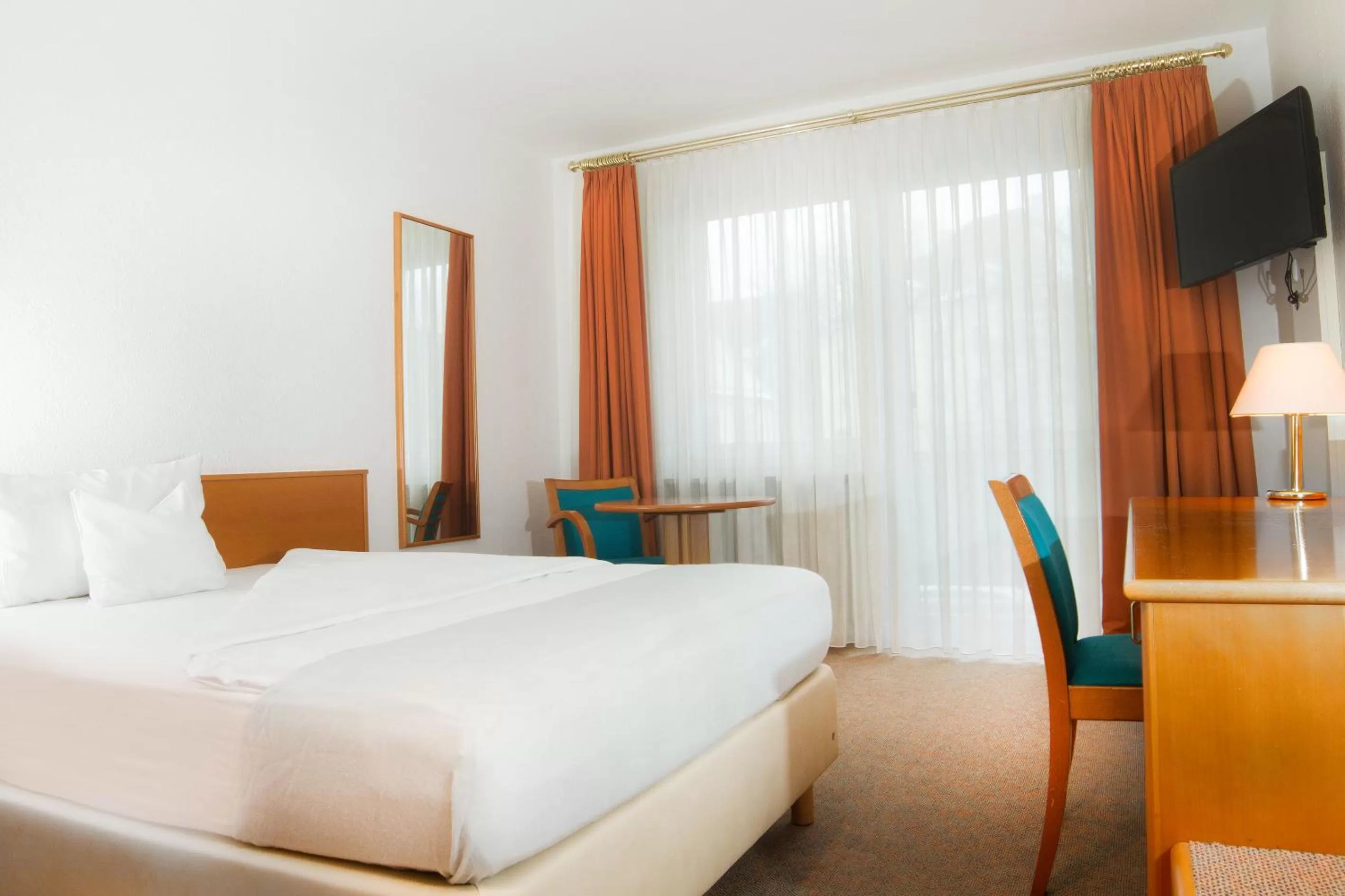 Photo of the whole room, Bed in Hotel zum Hirsch