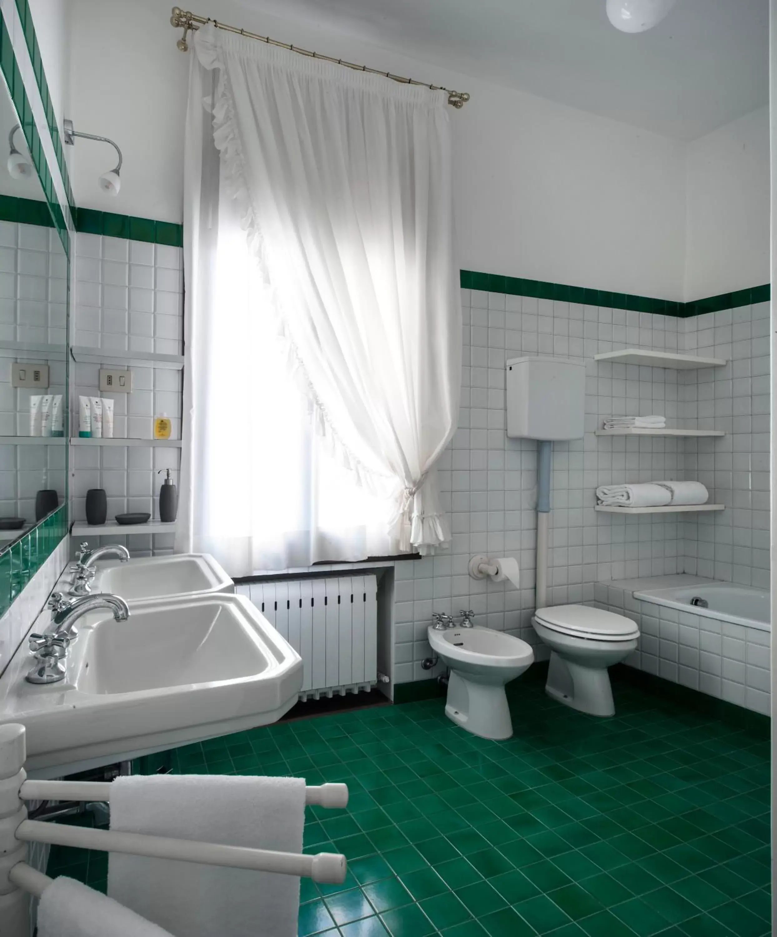 Bathroom in Casa Lunia Guesthouse