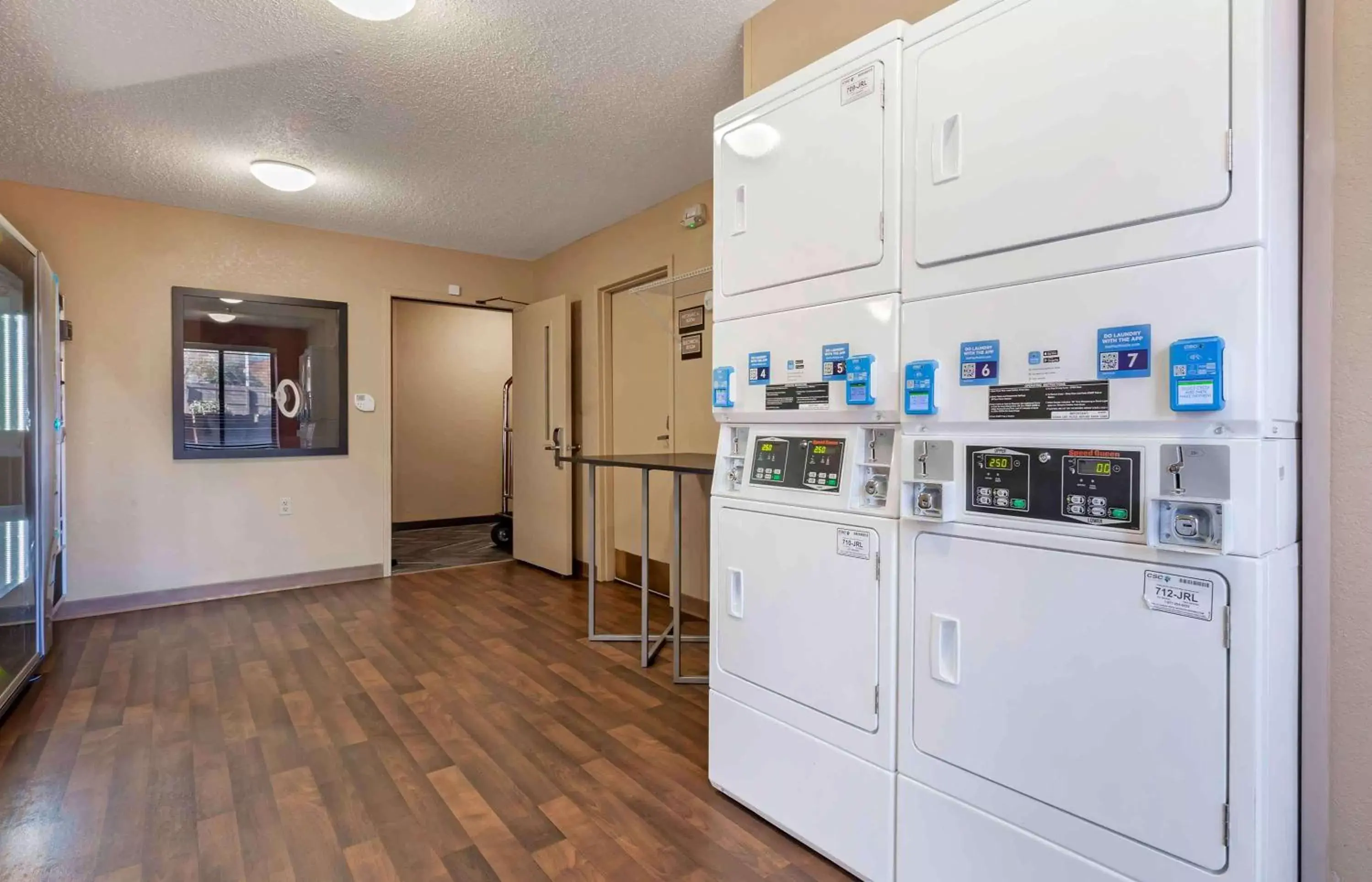 Property building, Kitchen/Kitchenette in Extended Stay America Suites - Rockford - State Street