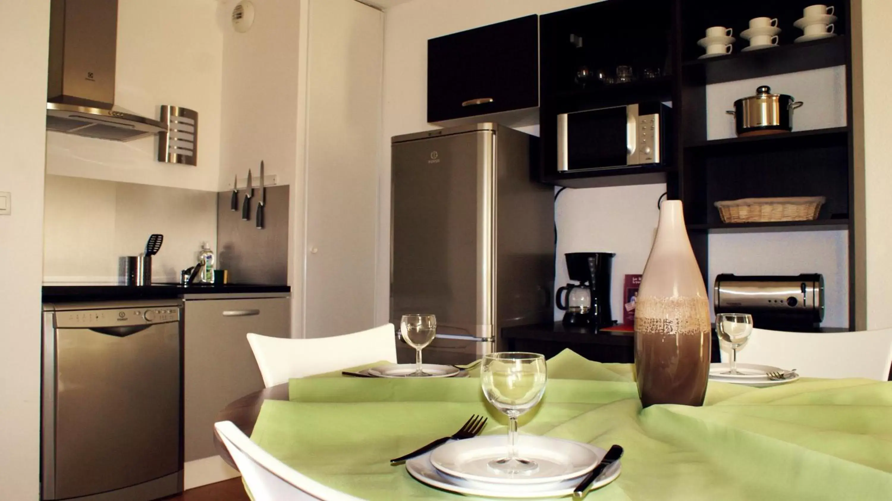 Dining Area in ApartHotel Sainte-Marthe