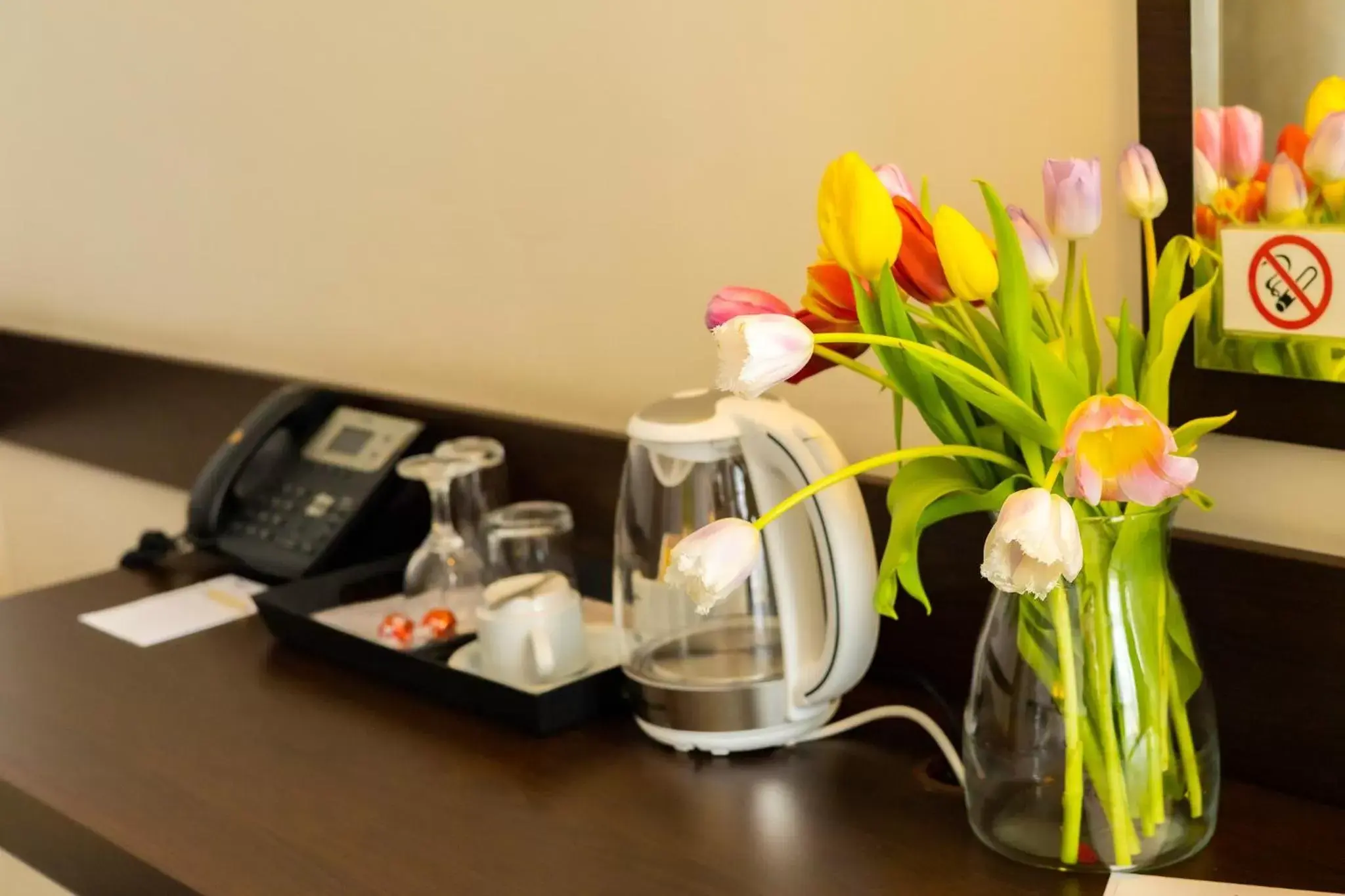 Coffee/tea facilities in Grami Hotel Sofia