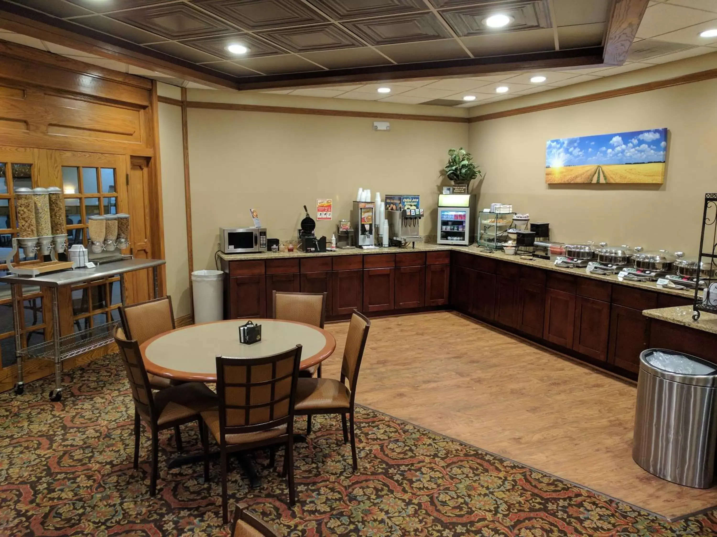 Breakfast, Restaurant/Places to Eat in Best Western Plus Wooster Hotel & Conference Center