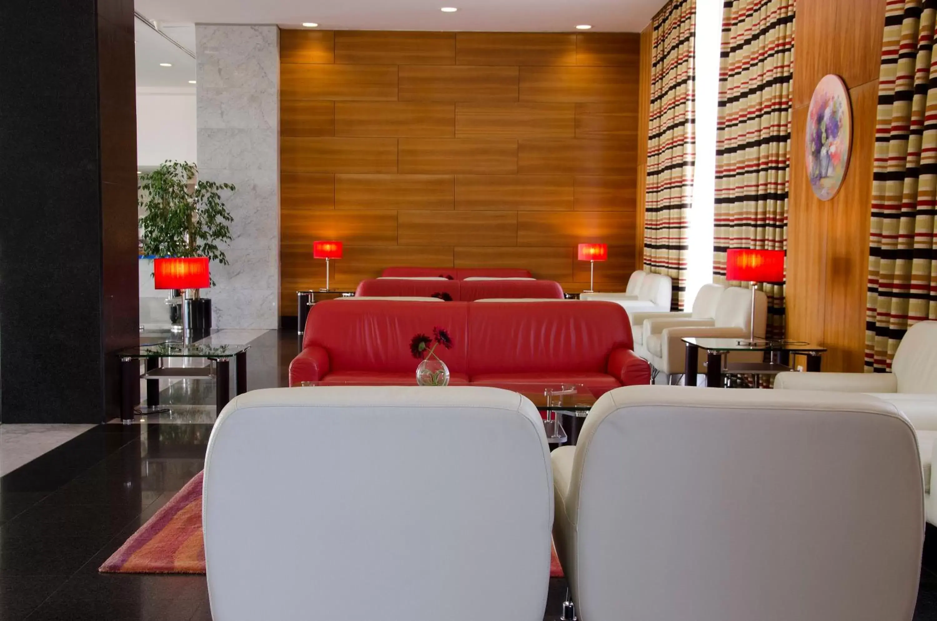 Lounge or bar in VIP Executive Santa Iria Hotel