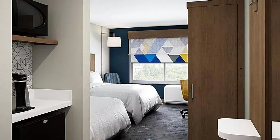 Queen Room with Two Queen Beds - Mobility Accessible/Non-Smoking in Holiday Inn Express & Suites - Harrisonburg University Area , an IHG Hotel