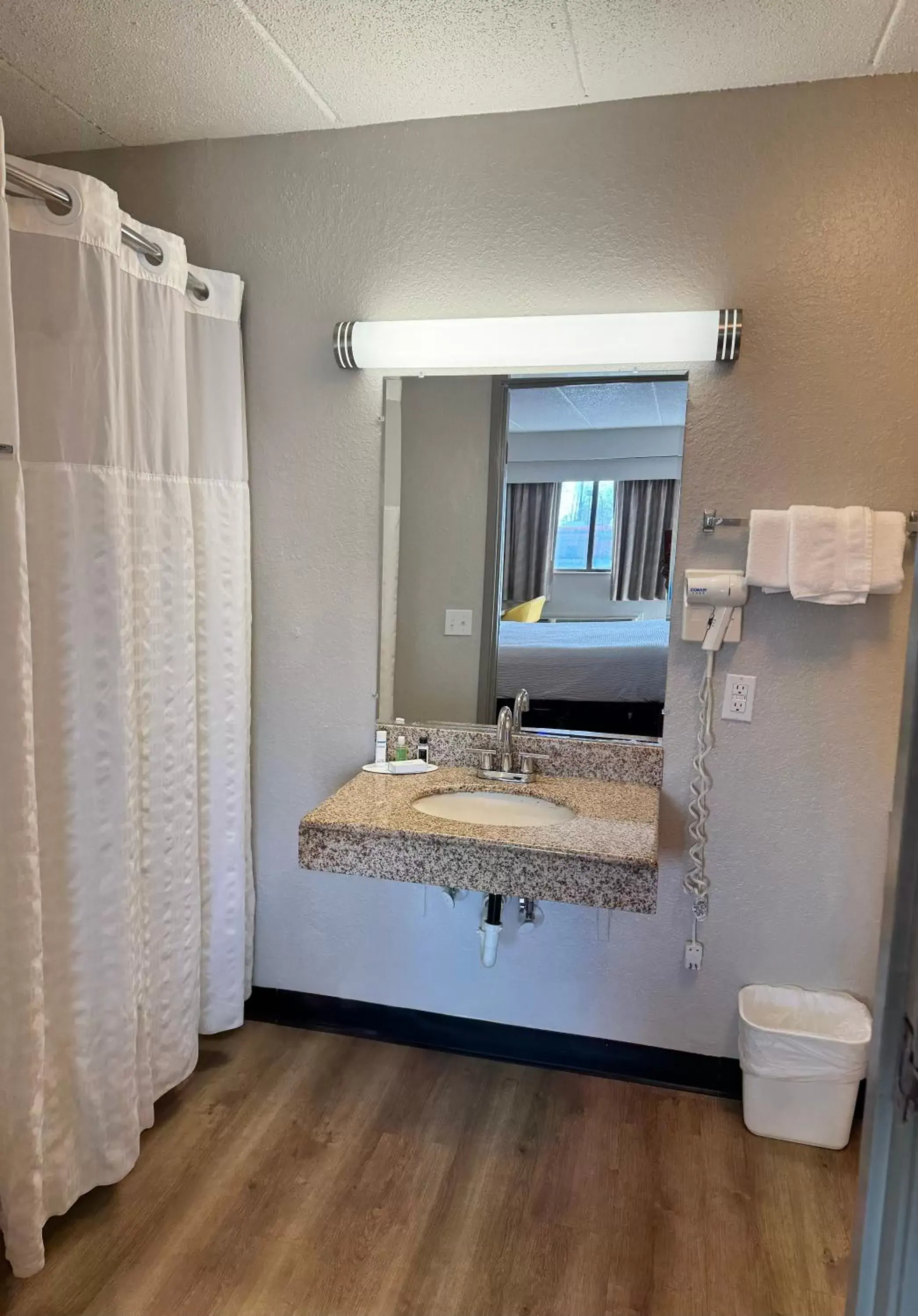 Toilet, Bathroom in Days Inn by Wyndham Cloverdale Greencastle