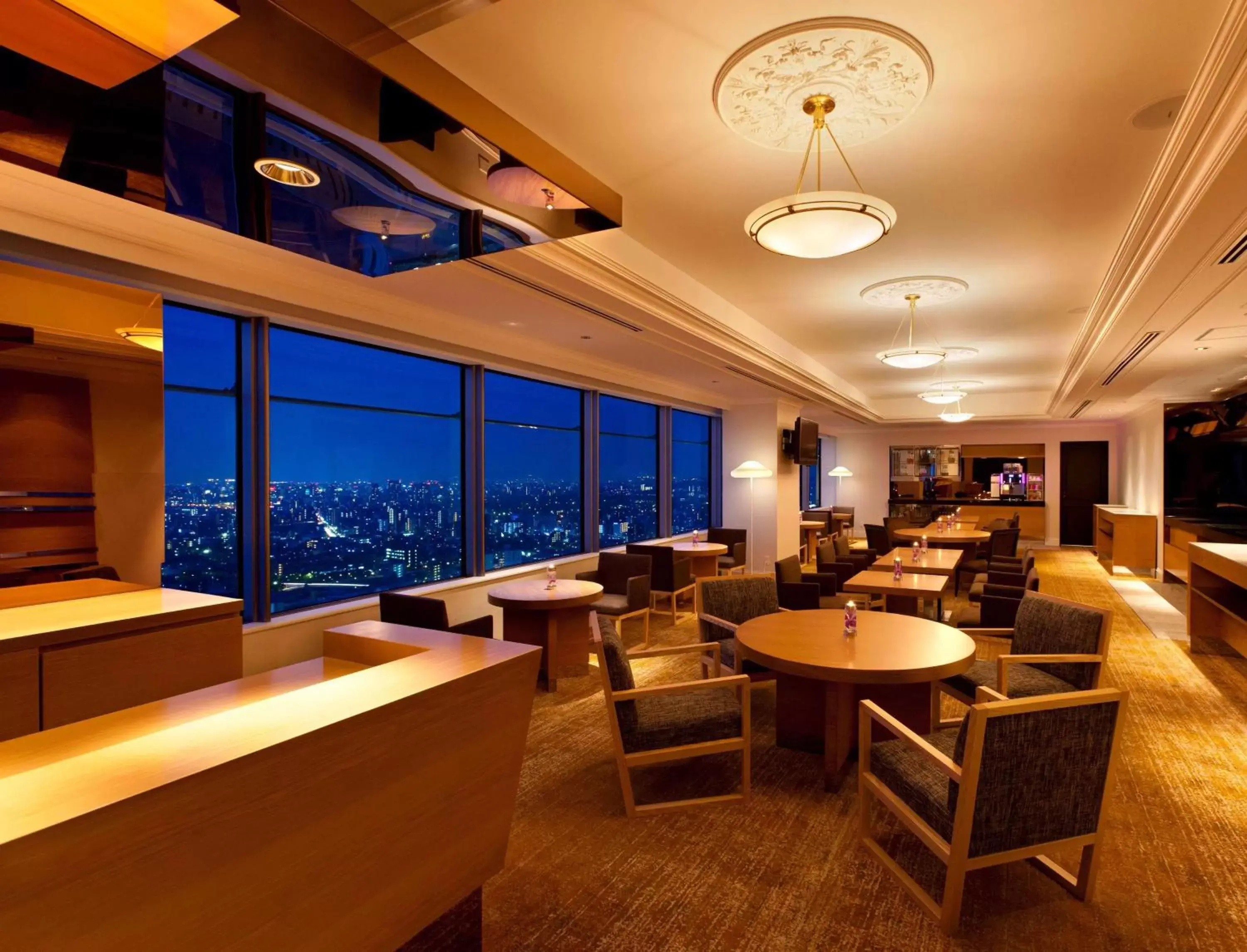 Photo of the whole room, Lounge/Bar in Hilton Fukuoka Sea Hawk