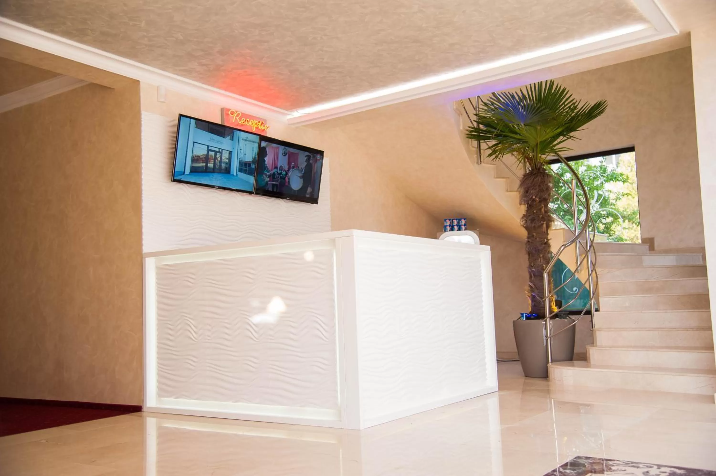 Property building, Lobby/Reception in Le Mer