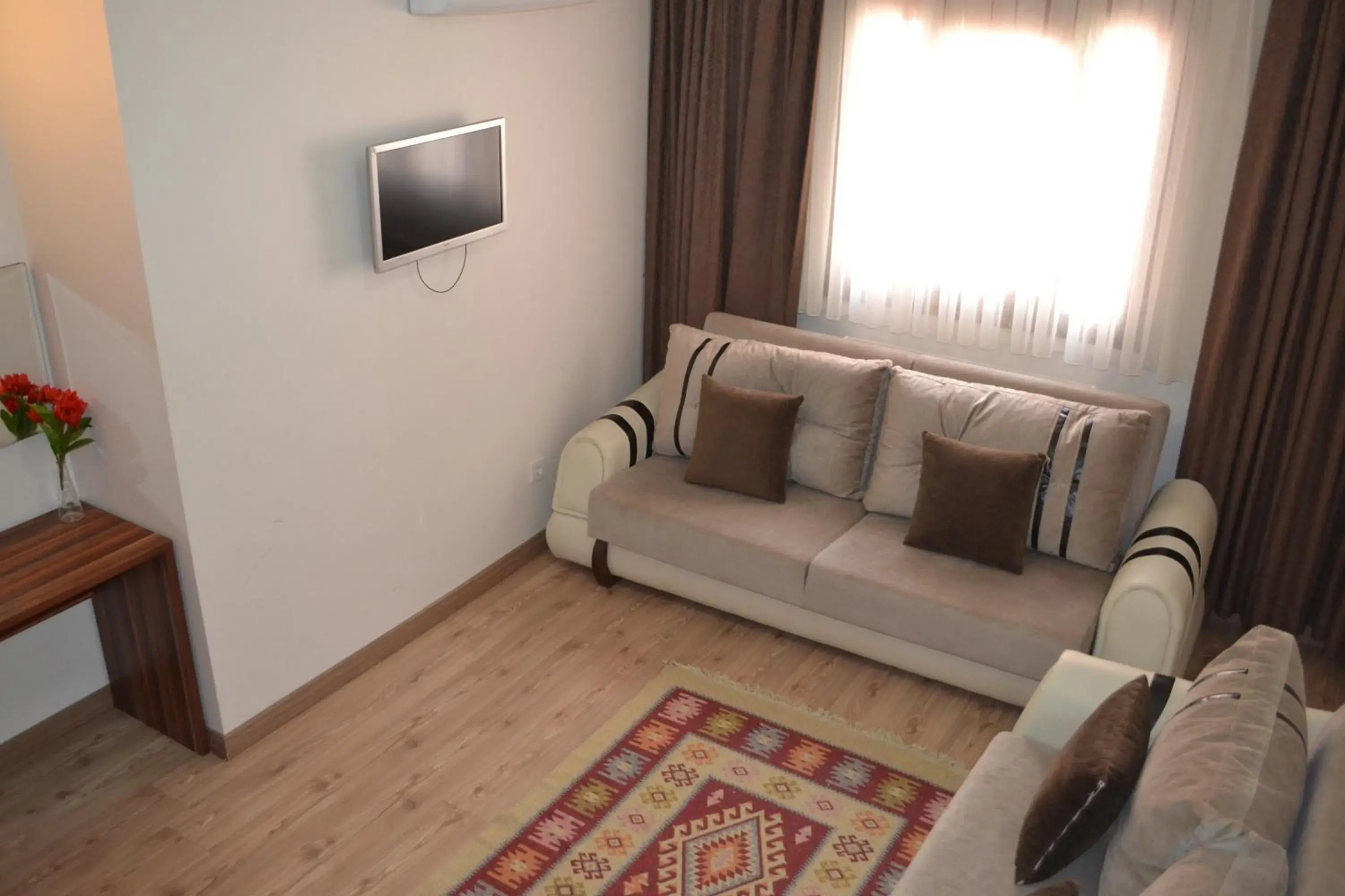 TV and multimedia, Seating Area in New Fatih Hotel