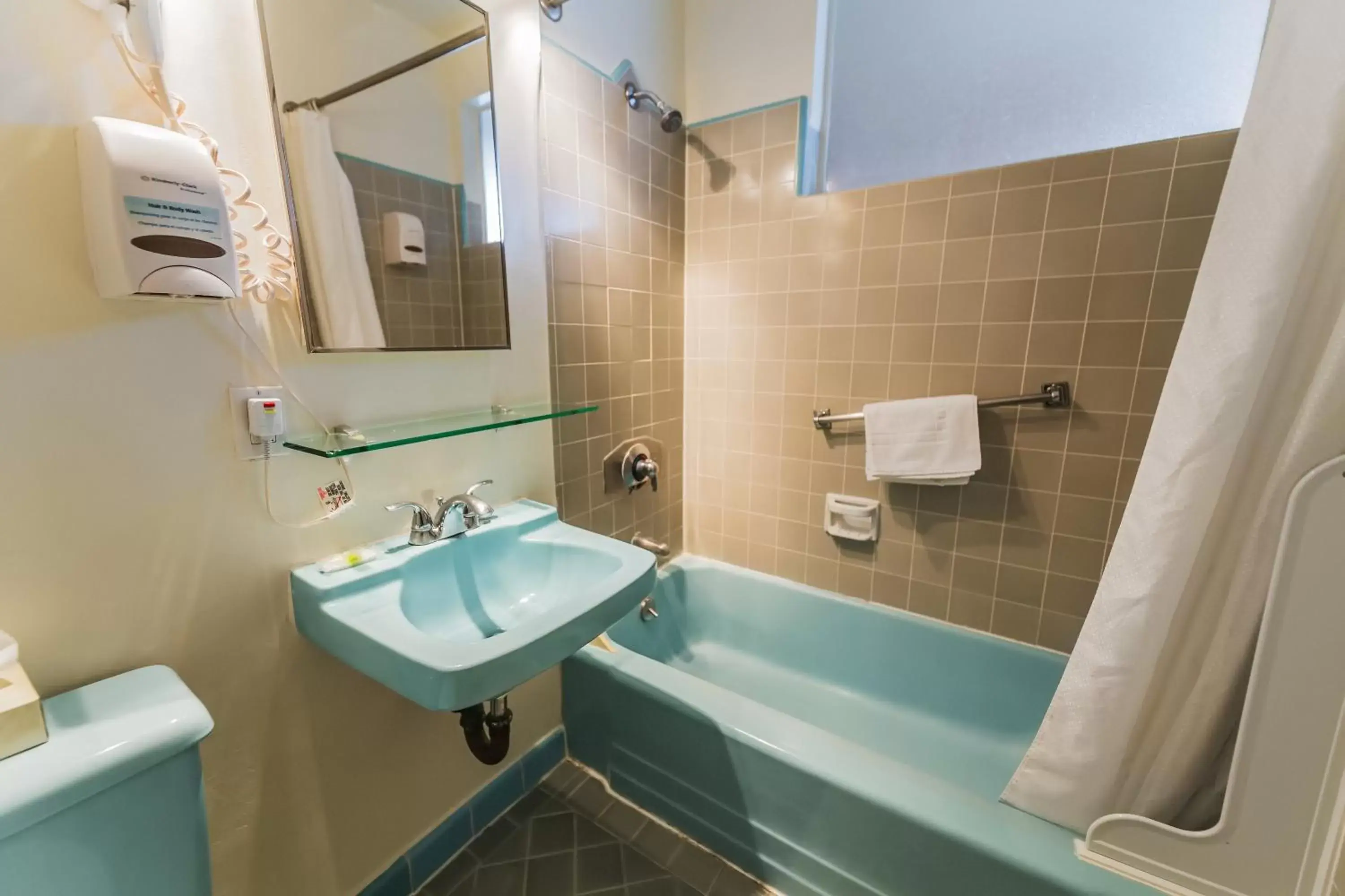 Shower, Bathroom in Cal Mar Hotel Suites