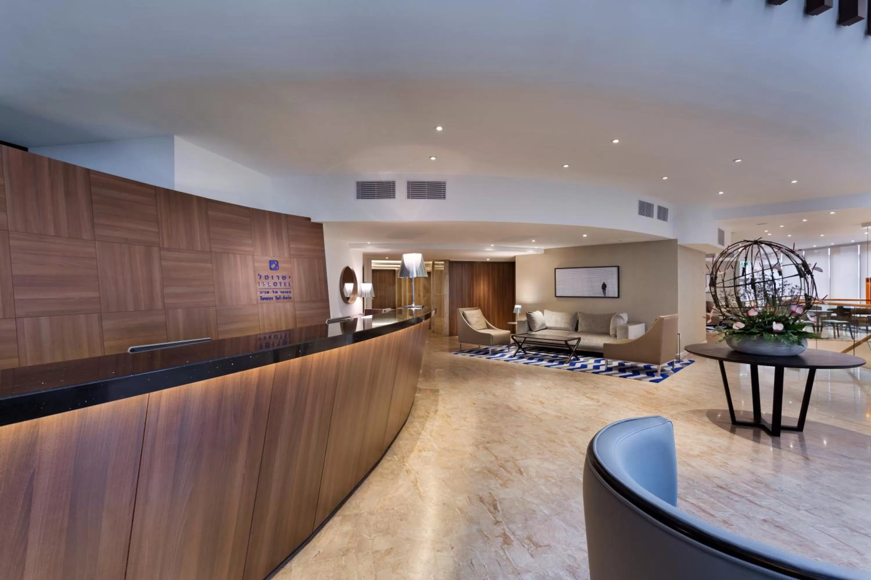 Lobby or reception in Sea Tower by Isrotel Design