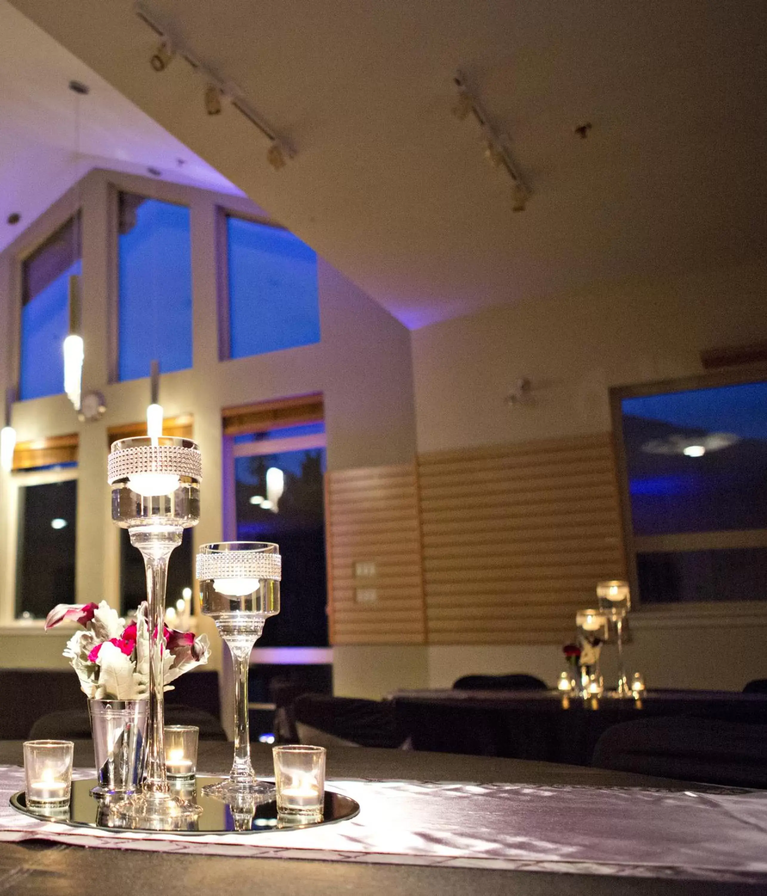 Restaurant/places to eat in Executive Suites Hotel and Resort, Squamish Restaurant/places to eat in Executive Suites Hotel and Resort, Squamish