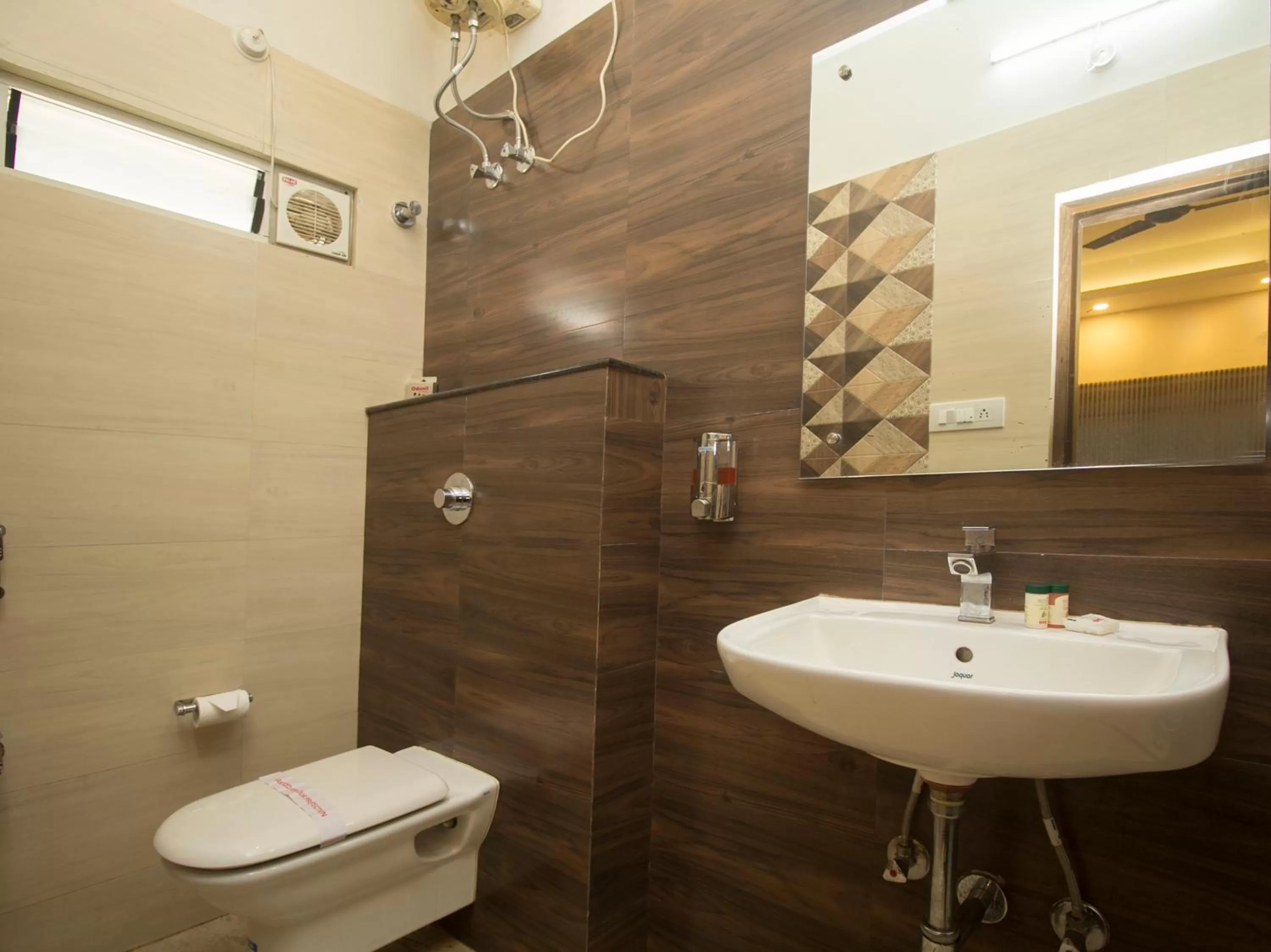 Bathroom in Hotel Mount View, Siliguri