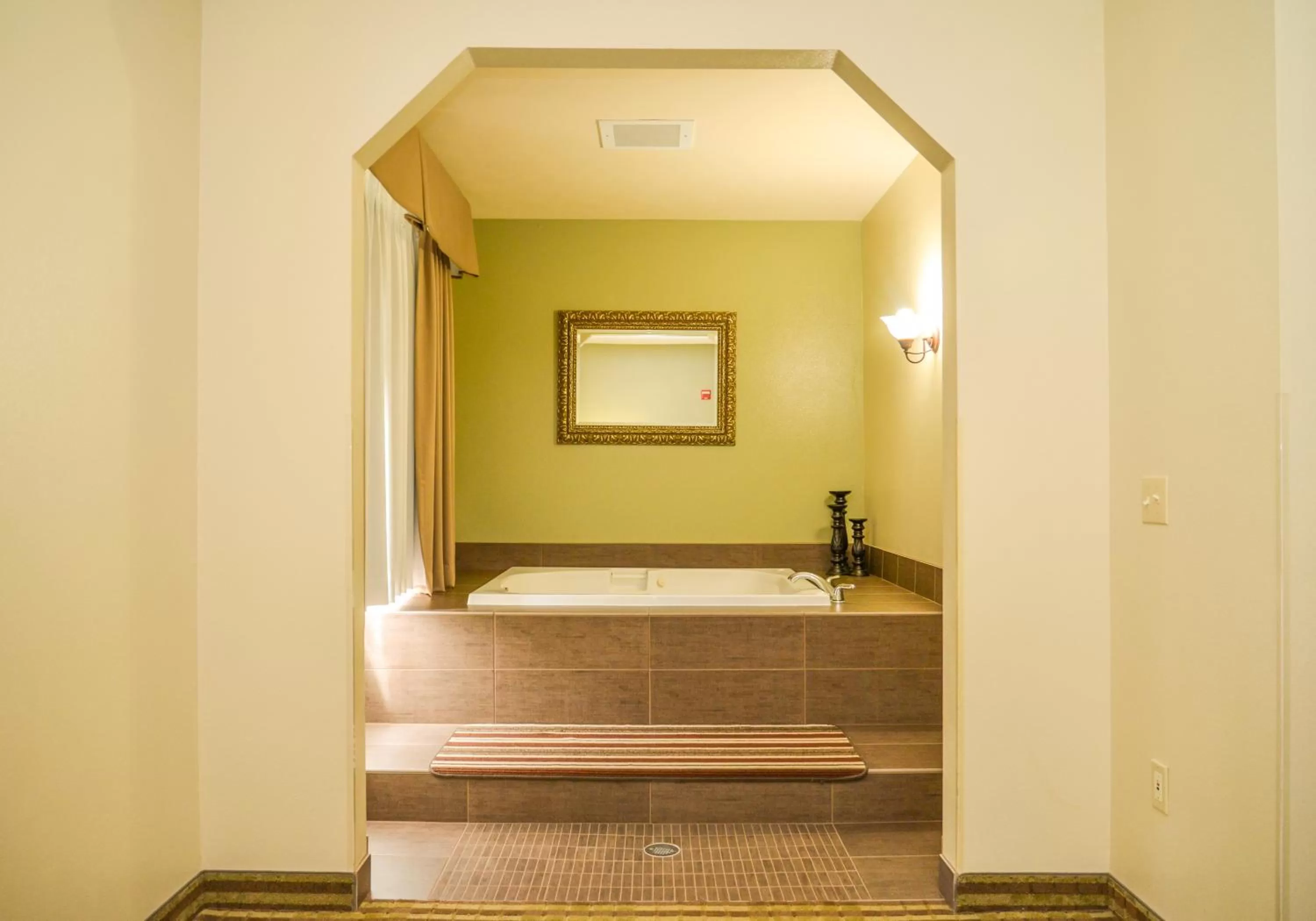 Decorative detail in Holiday Inn Express Walla Walla by IHG