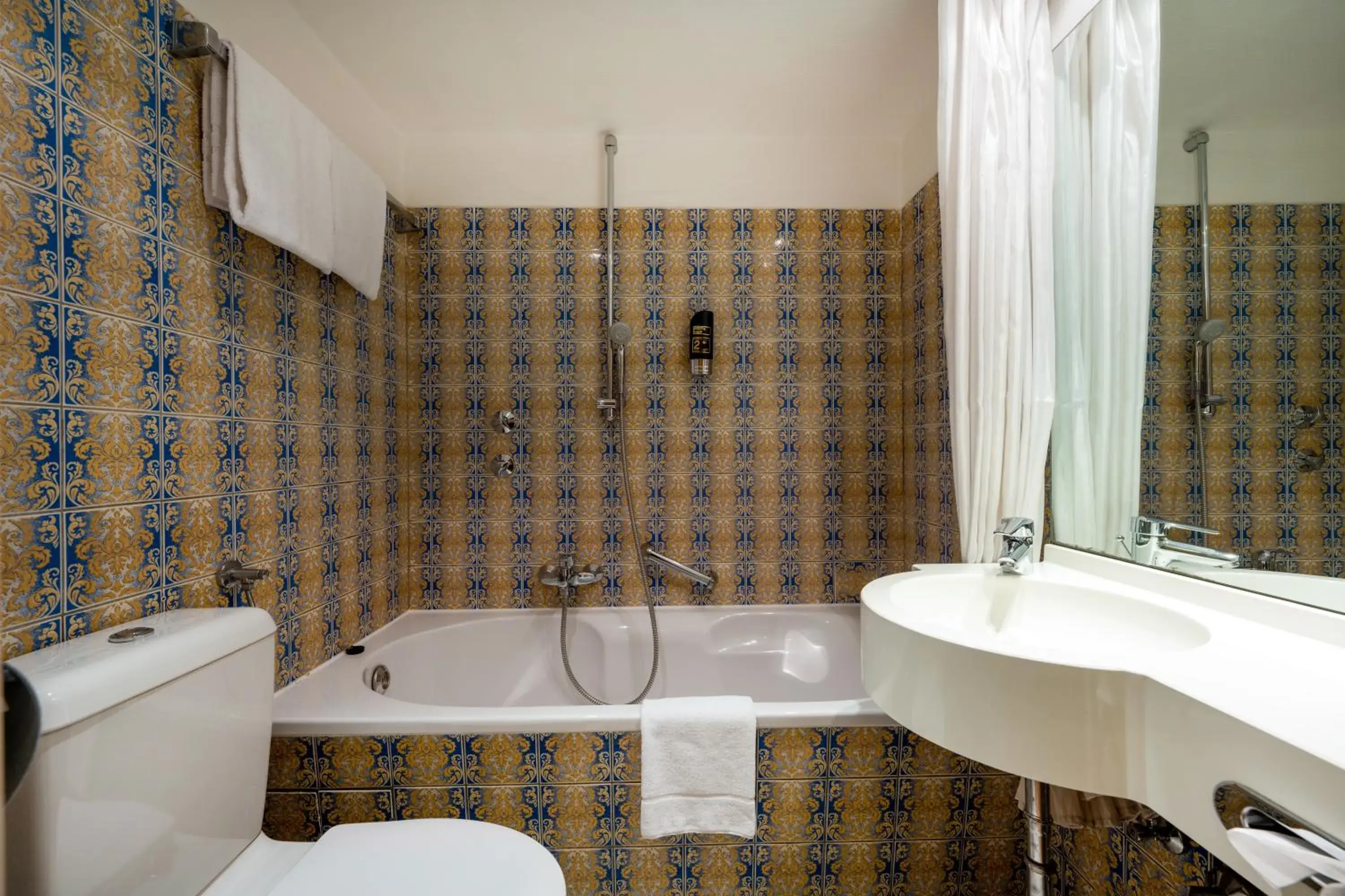 Bathroom in Hotel Arosa