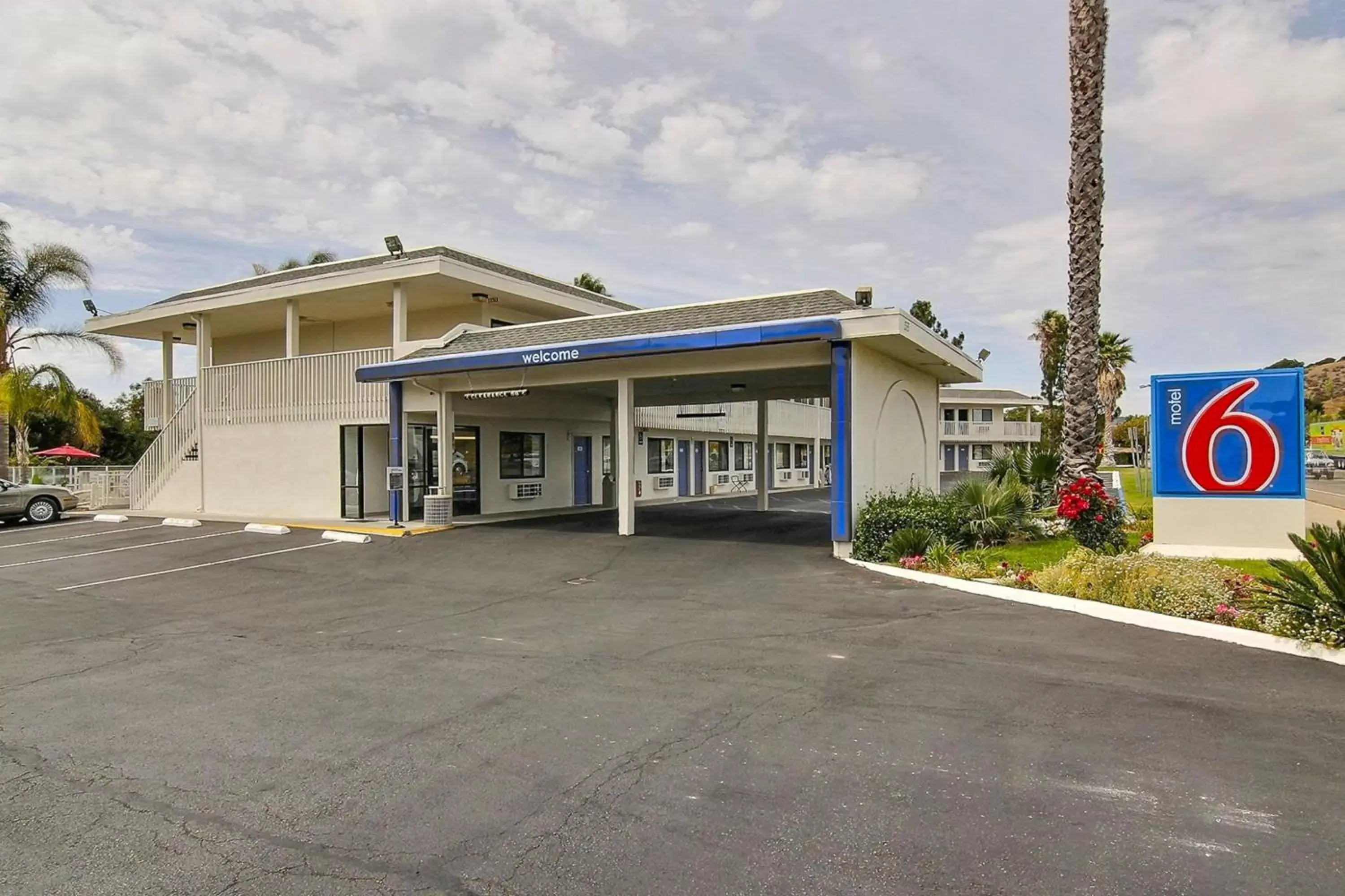 Property Building in Motel 6-Buellton, CA - Solvang Area