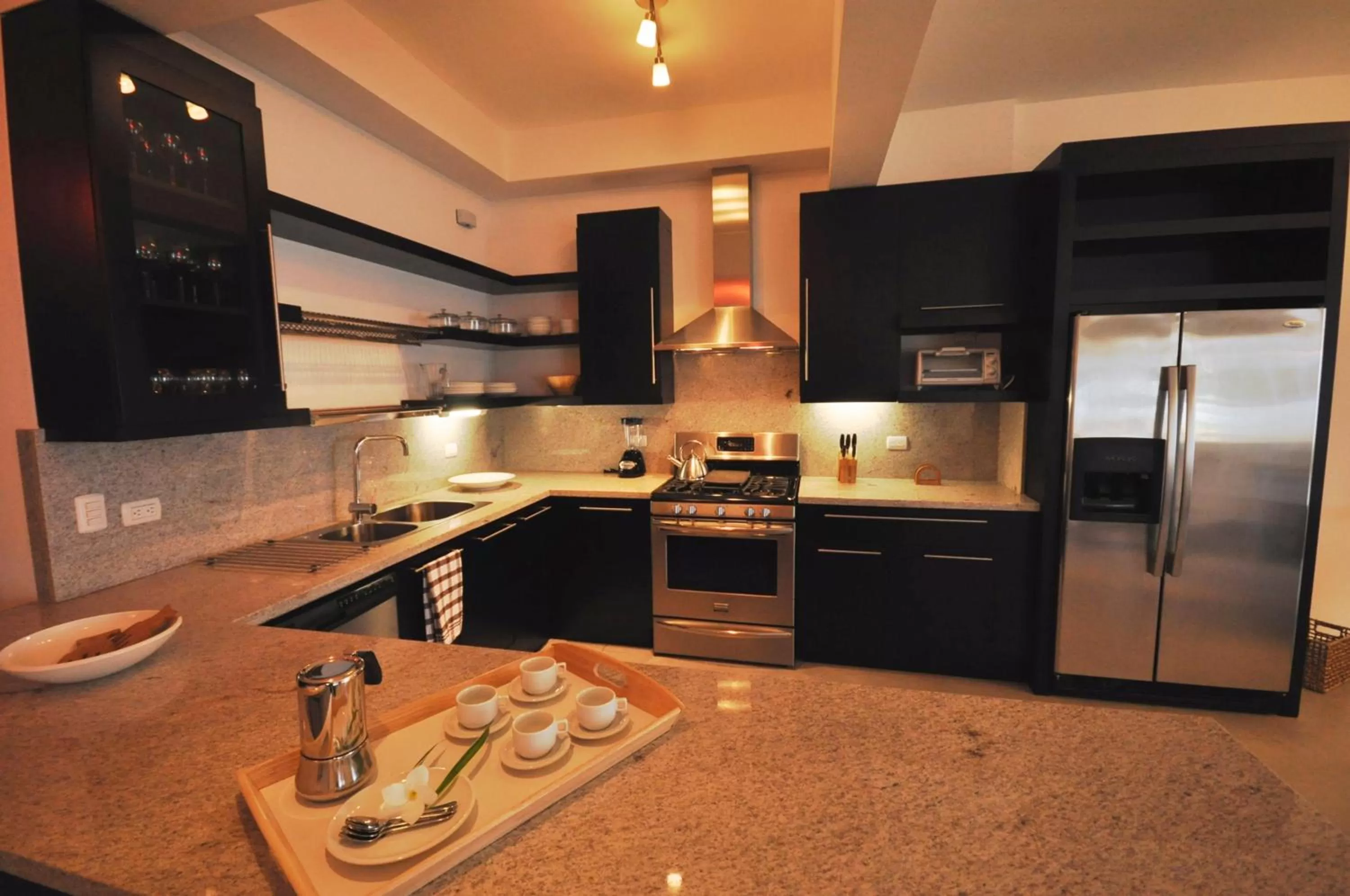 Kitchen or kitchenette in Instyle Residences at Infiniti Blu